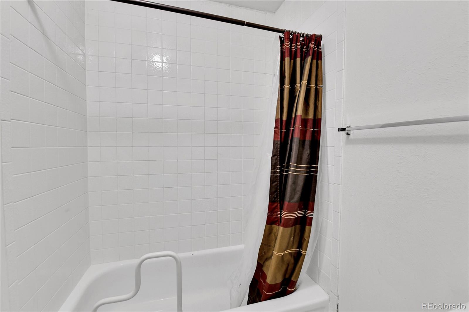 MLS Image #23 for 1050 s monaco parkway,denver, Colorado