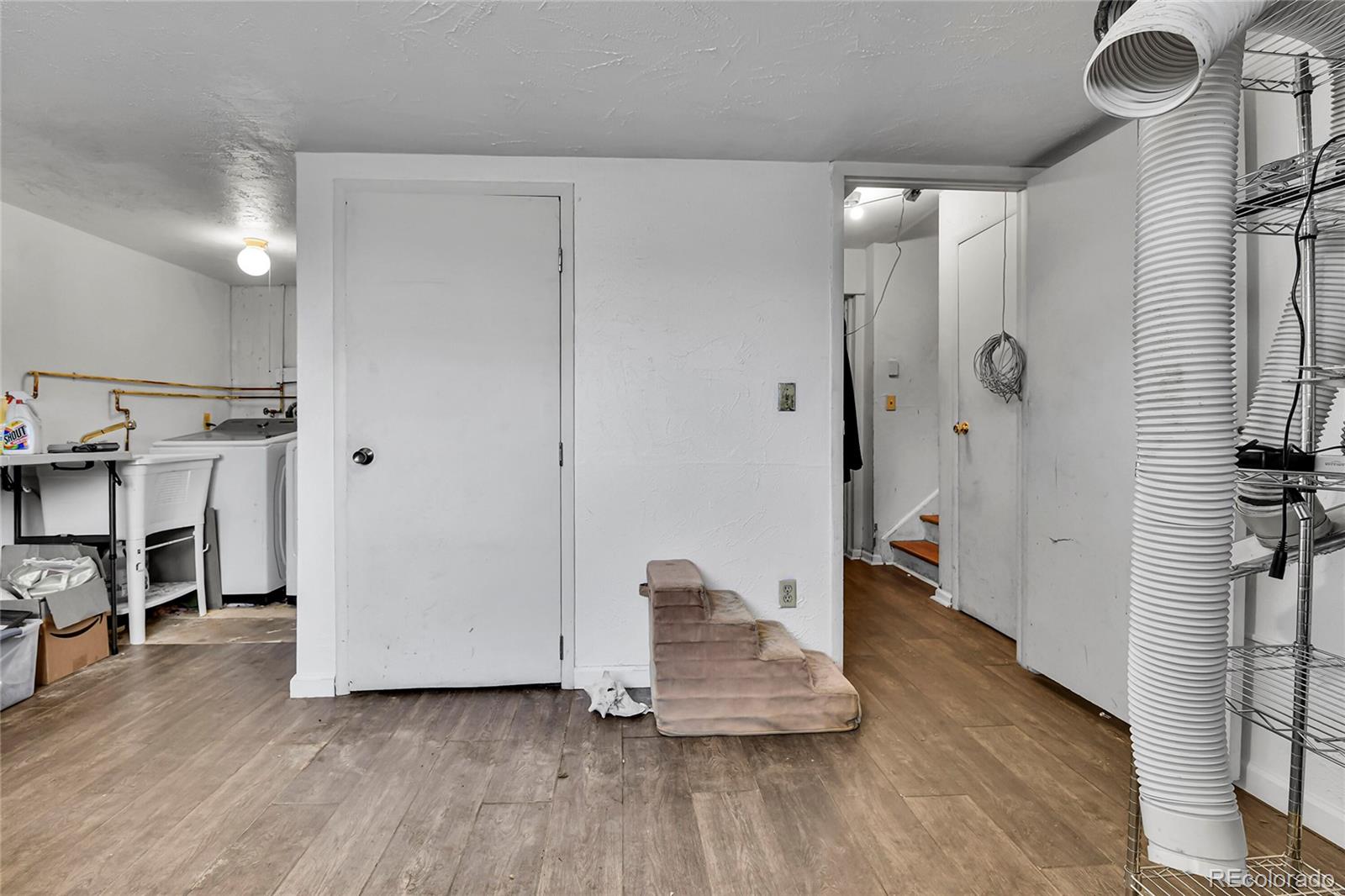 MLS Image #24 for 1050 s monaco parkway,denver, Colorado