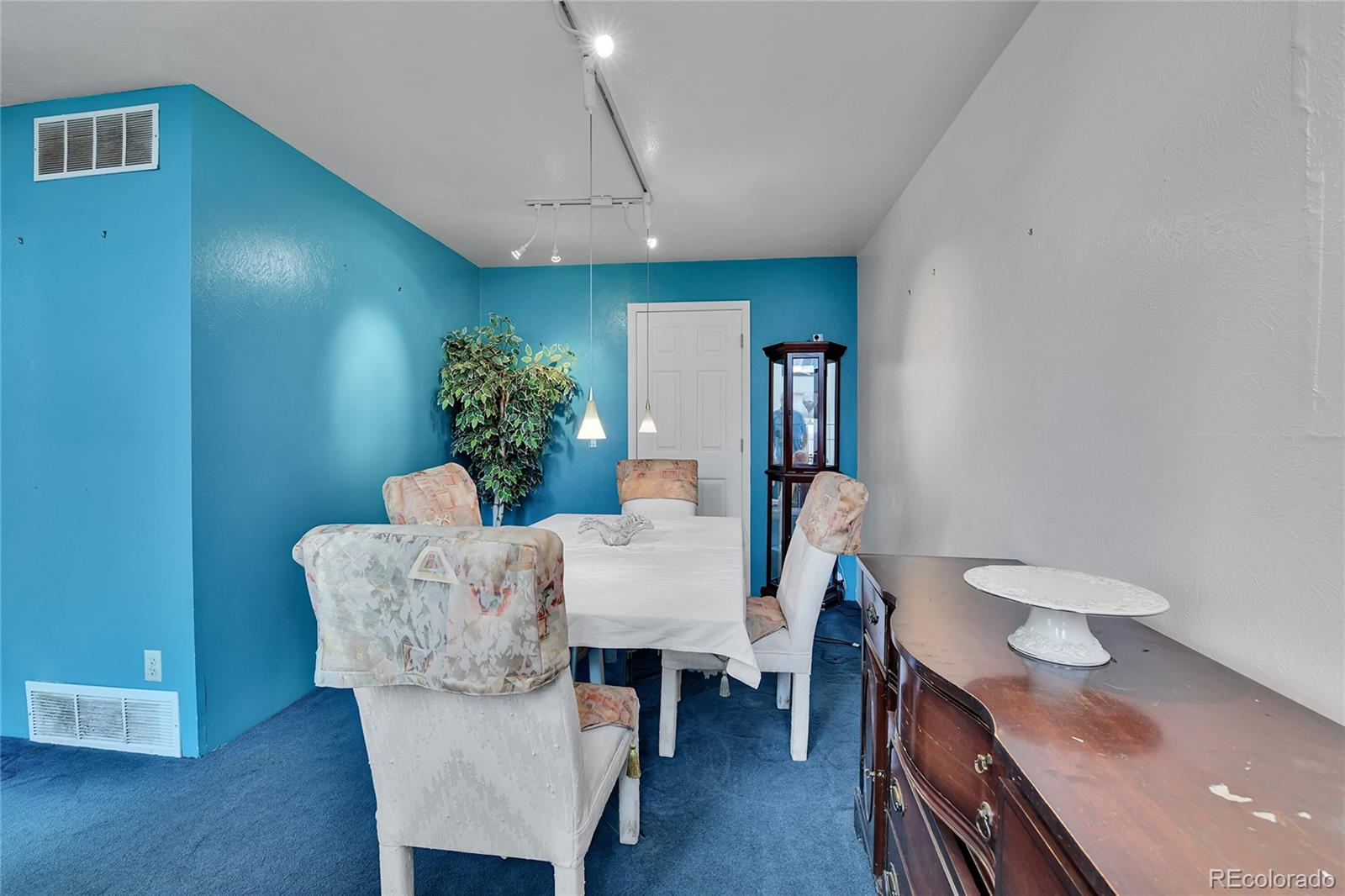 MLS Image #5 for 1050 s monaco parkway,denver, Colorado