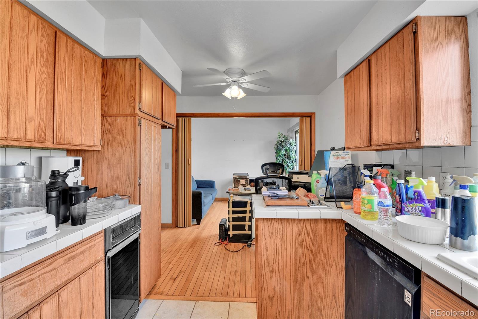 MLS Image #8 for 1050 s monaco parkway,denver, Colorado