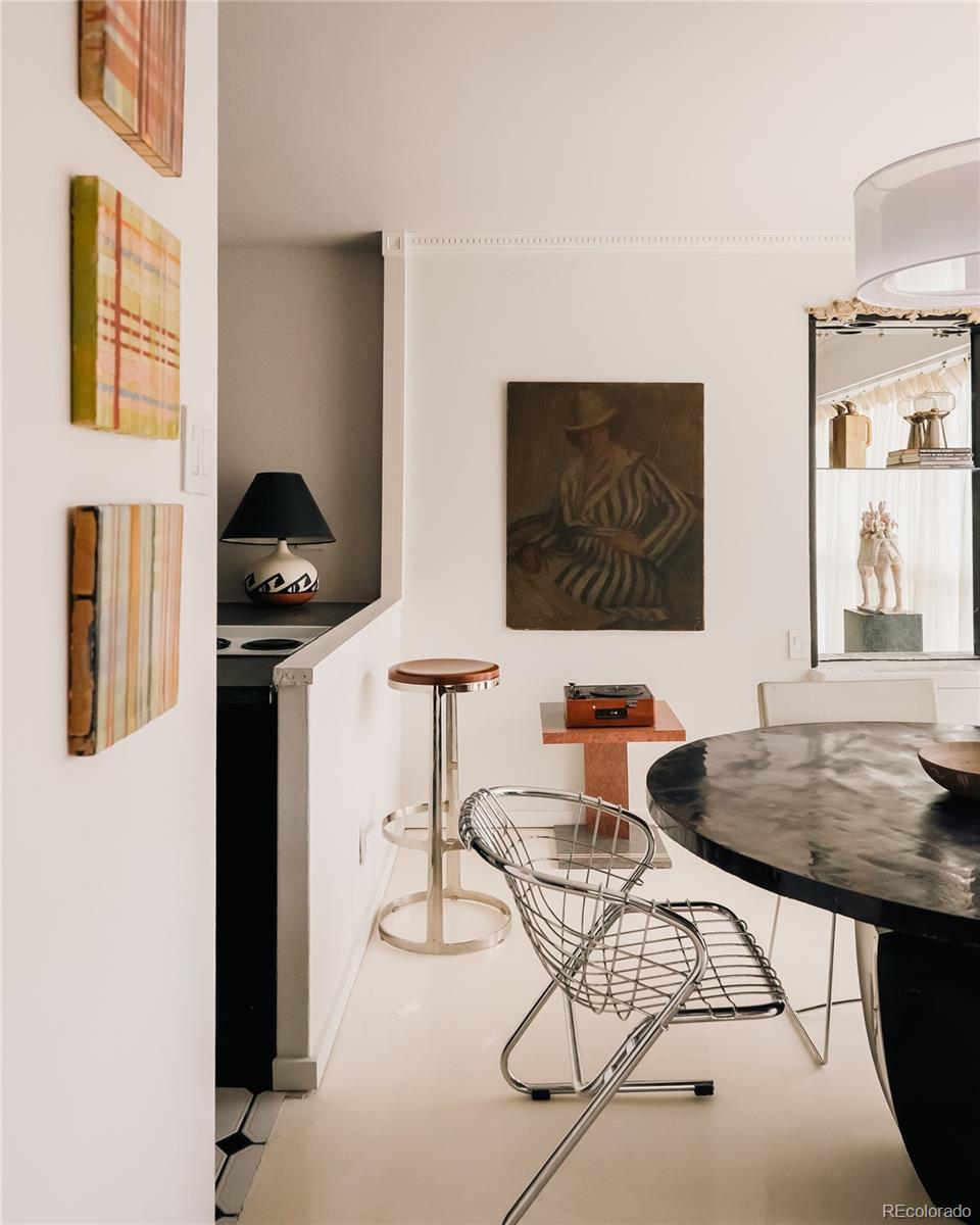 MLS Image #0 for 888 n logan street 2g,denver, Colorado