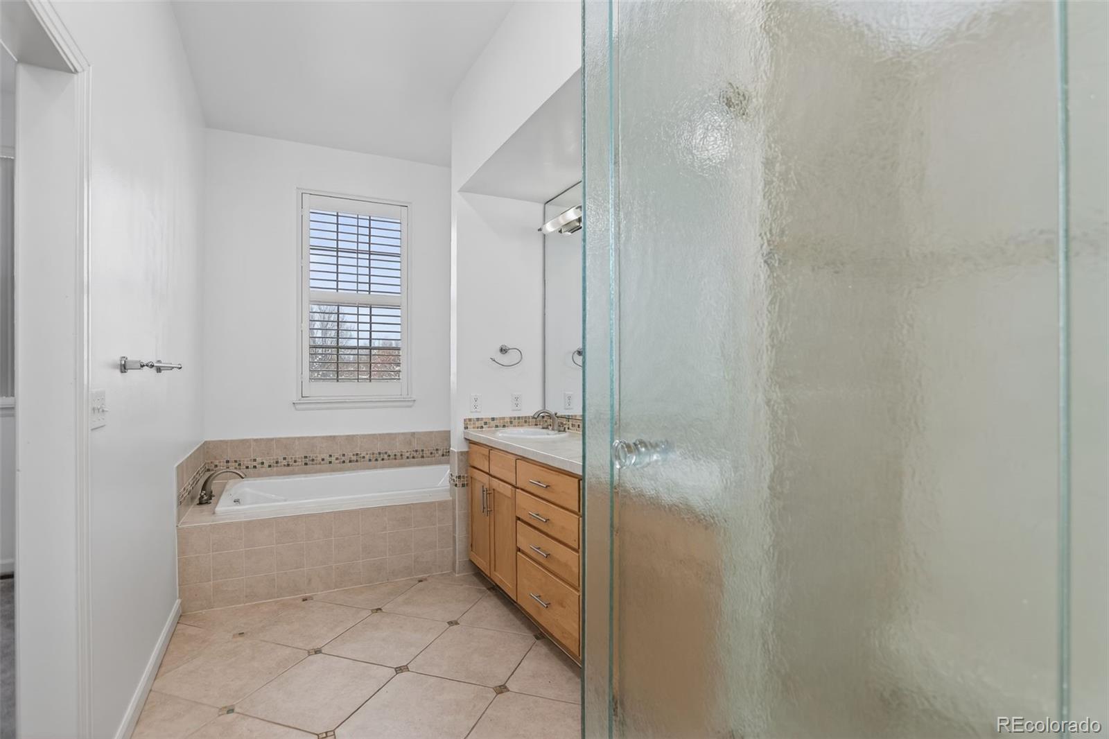 MLS Image #22 for 7777 e 1st place,denver, Colorado