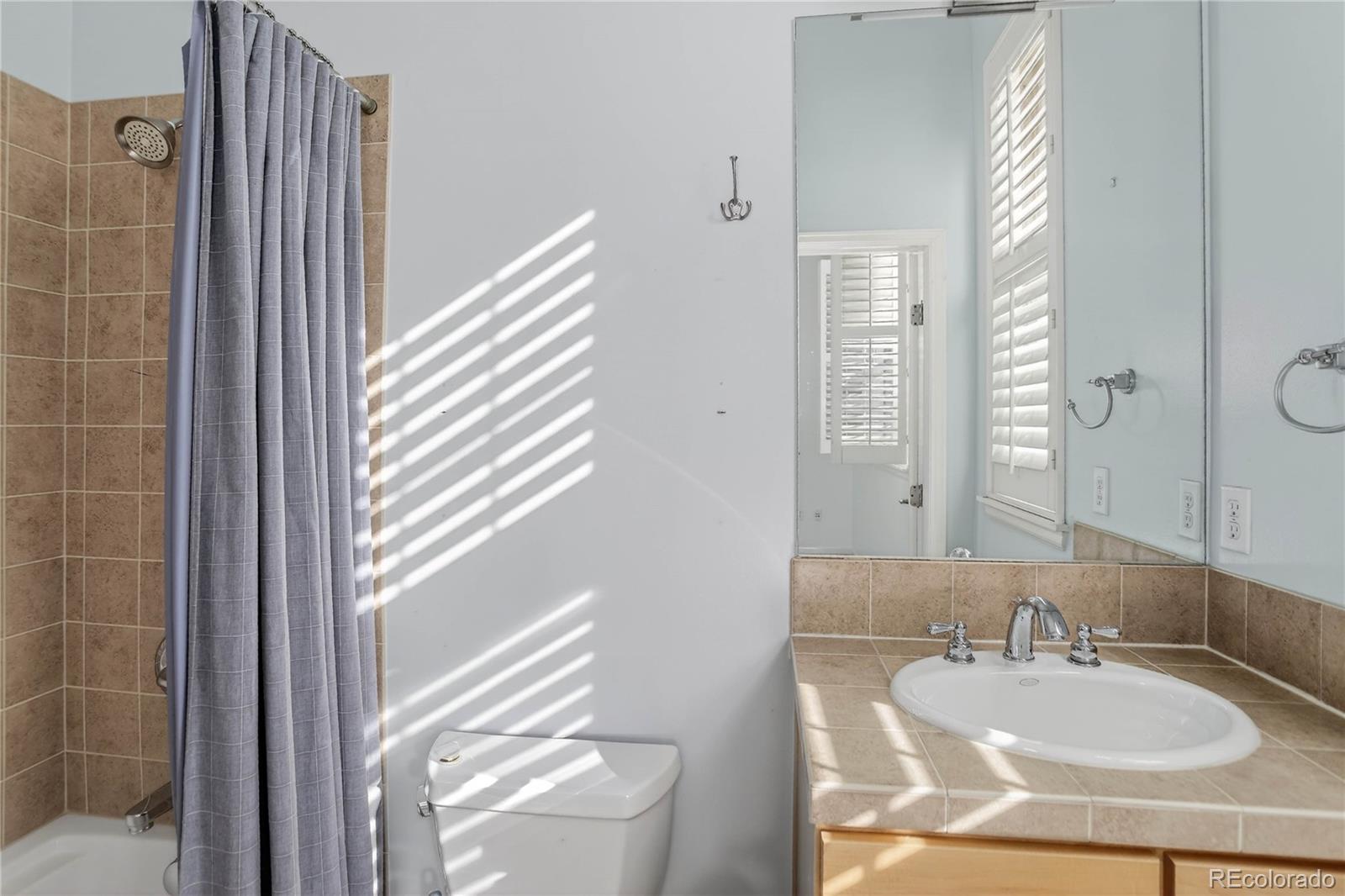 MLS Image #28 for 7777 e 1st place,denver, Colorado