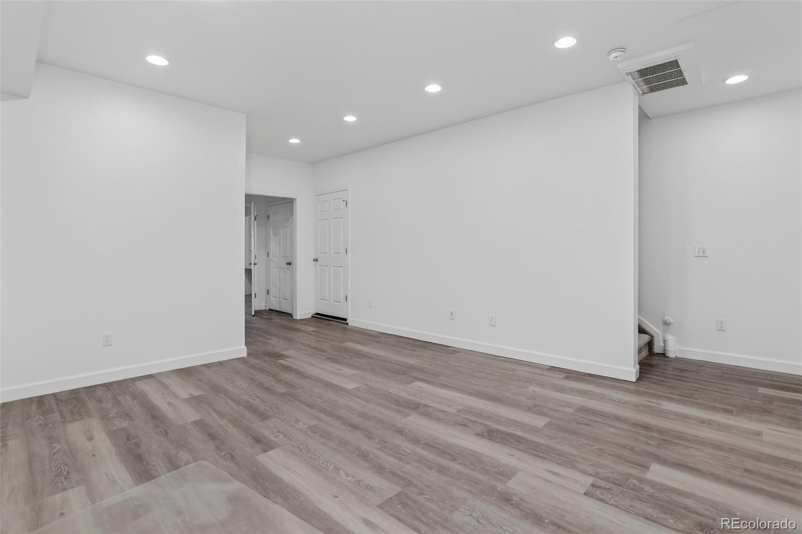 MLS Image #33 for 7777 e 1st place,denver, Colorado