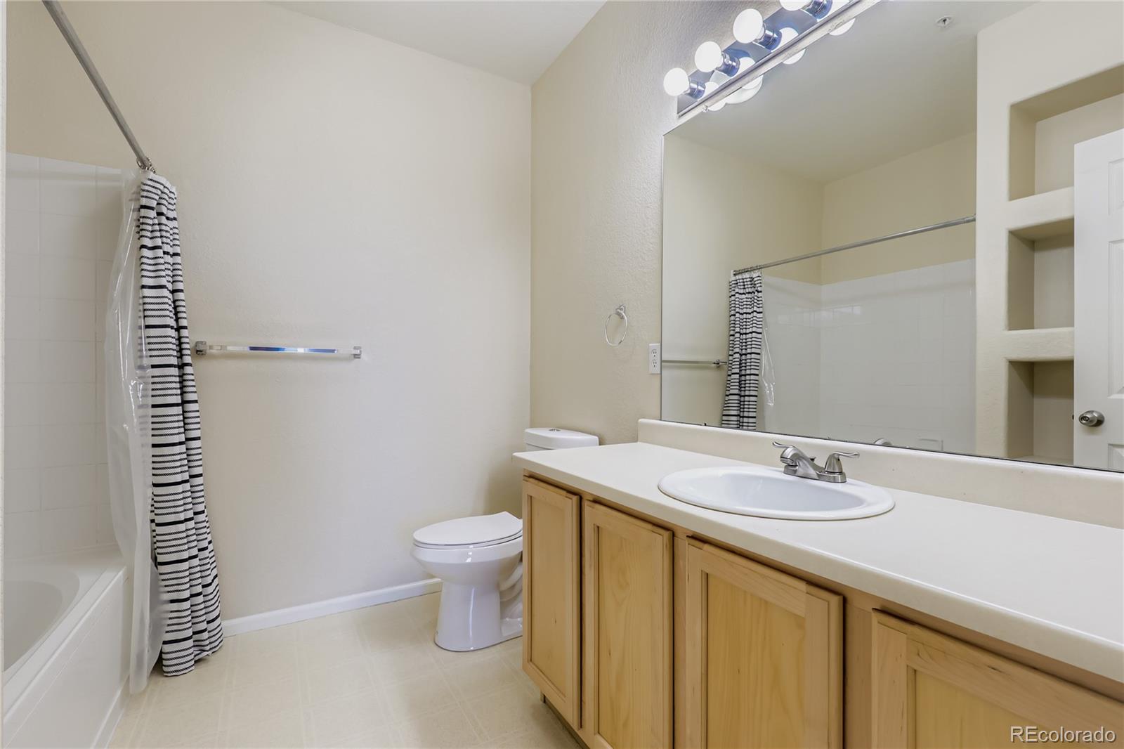 MLS Image #8 for 5255  memphis street,denver, Colorado