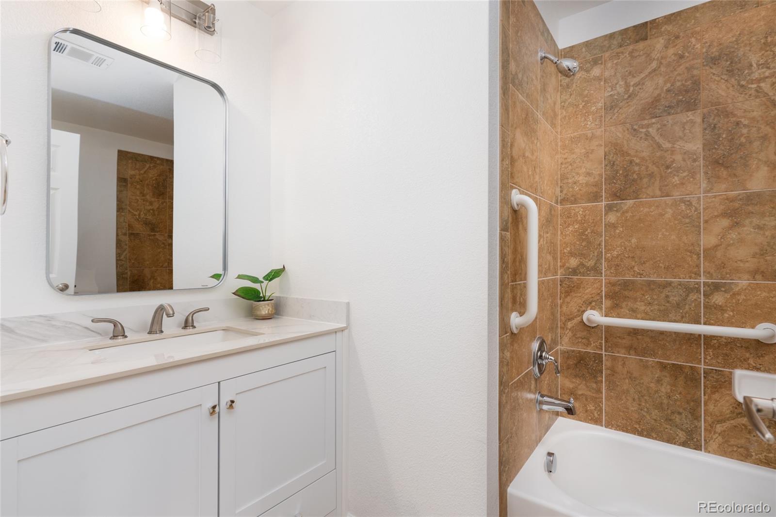 MLS Image #13 for 14189  sun blaze loop,broomfield, Colorado