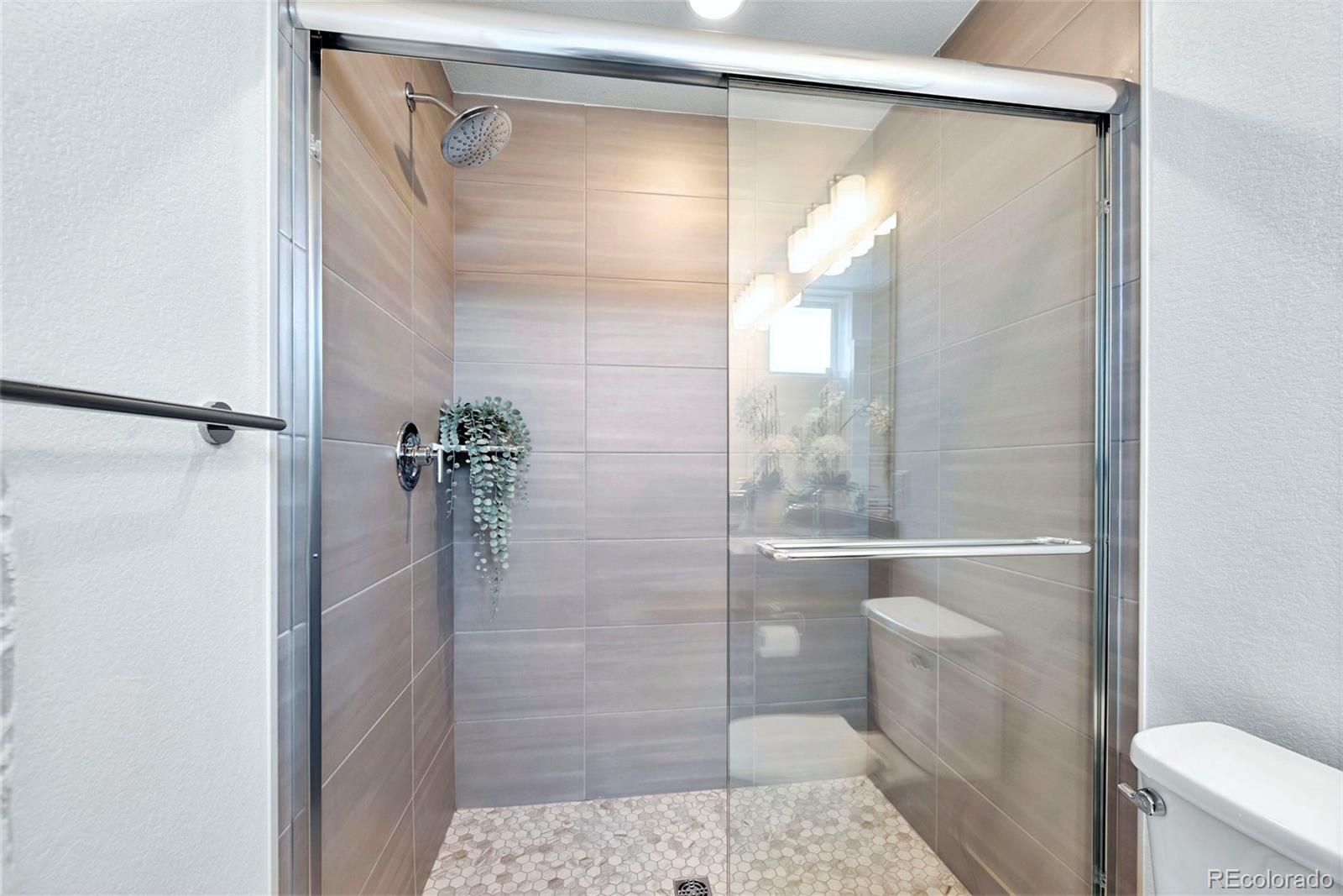 MLS Image #25 for 6971 e lowry boulevard,denver, Colorado
