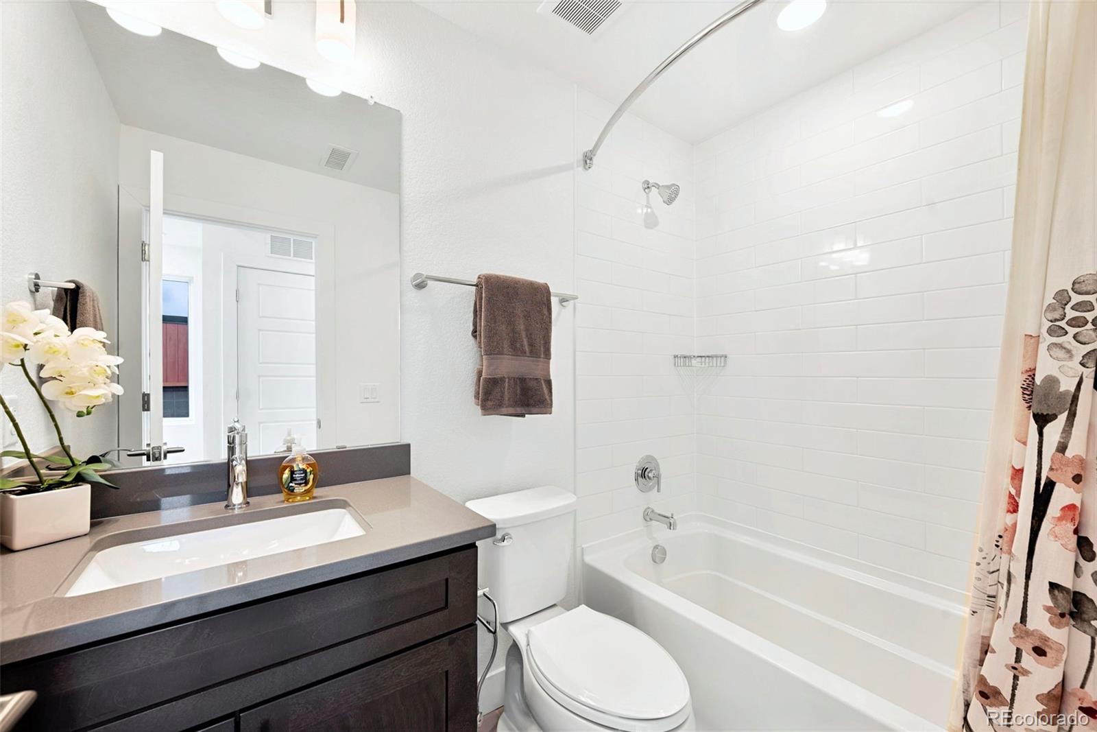 MLS Image #27 for 6971 e lowry boulevard,denver, Colorado