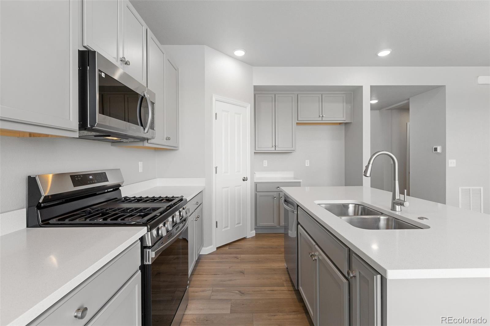 MLS Image #3 for 16953  ballinger circle,mead, Colorado