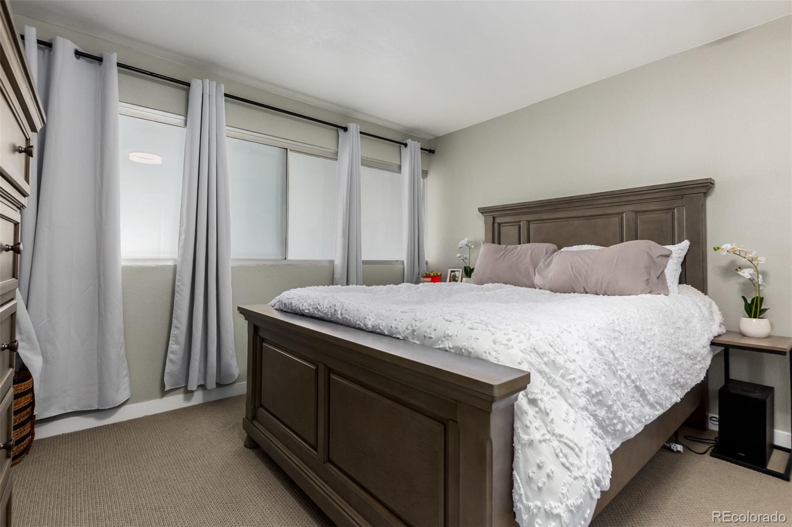 MLS Image #14 for 888 n logan street,denver, Colorado