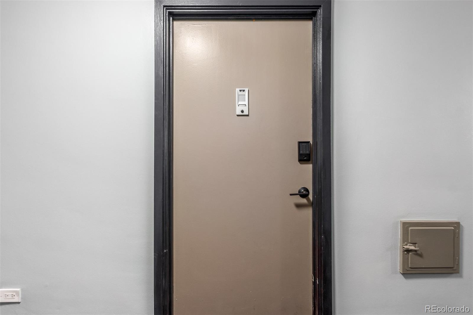 MLS Image #5 for 888 n logan street,denver, Colorado