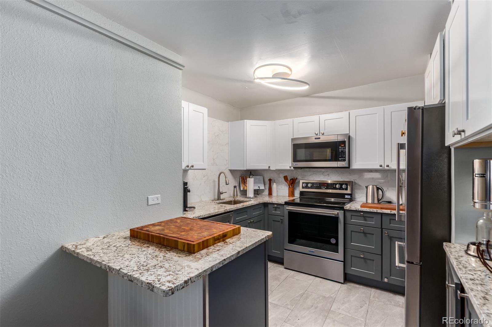 MLS Image #7 for 888 n logan street,denver, Colorado