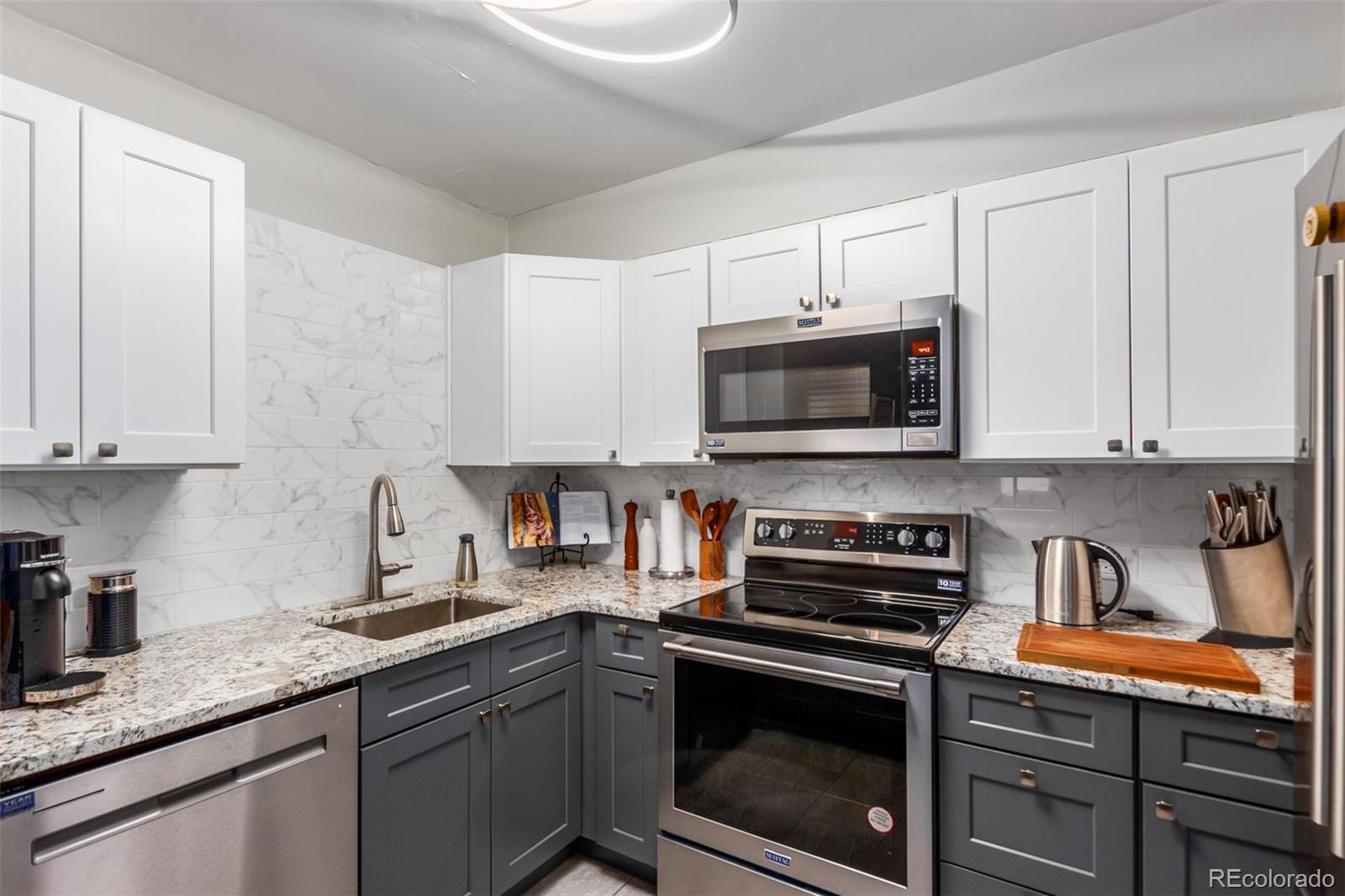 MLS Image #9 for 888 n logan street,denver, Colorado