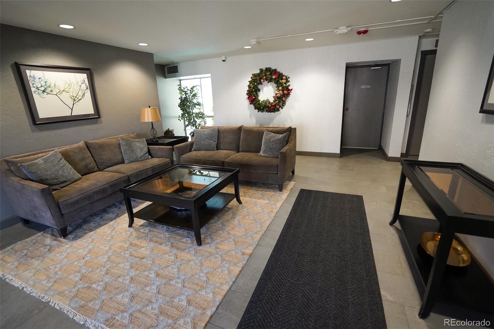 MLS Image #11 for 551 n pearl street,denver, Colorado