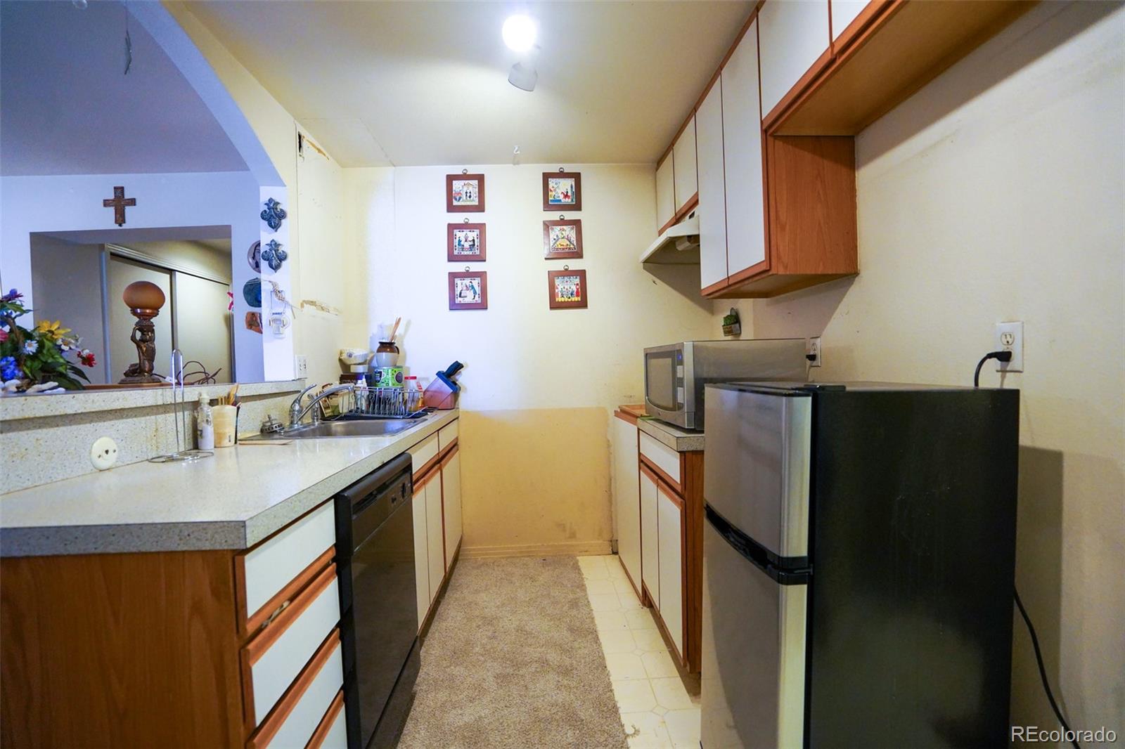 MLS Image #4 for 551 n pearl street,denver, Colorado