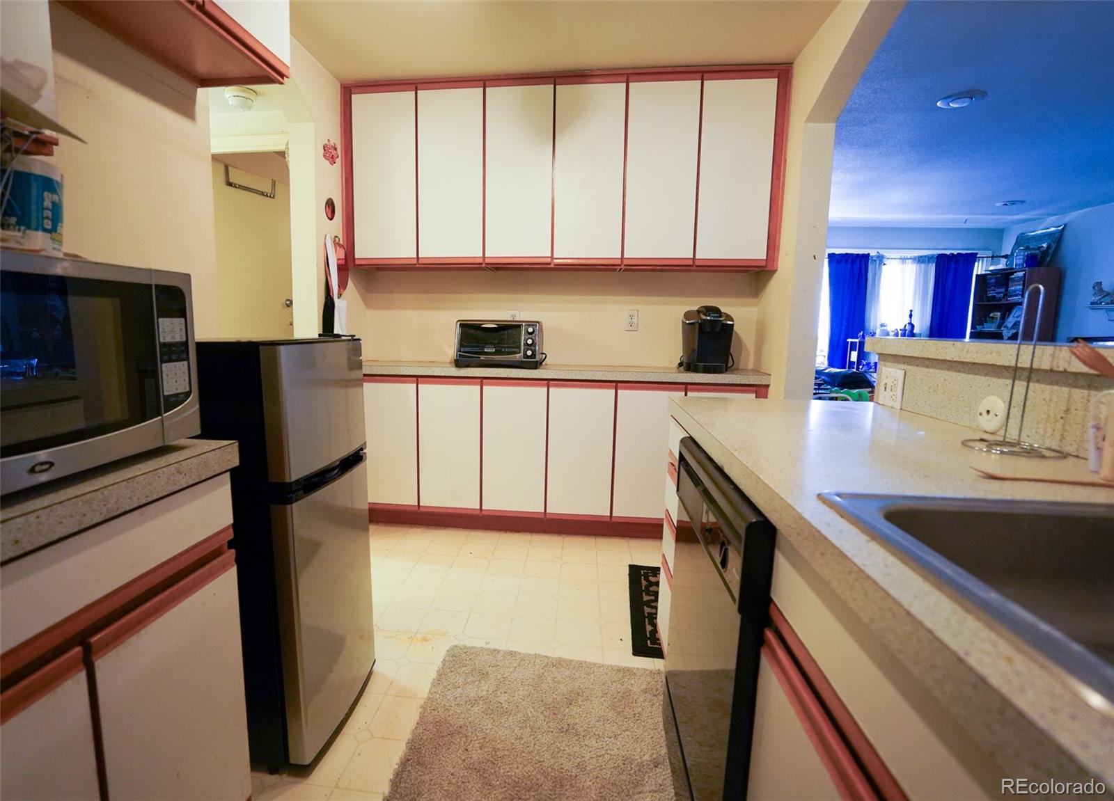 MLS Image #5 for 551 n pearl street,denver, Colorado