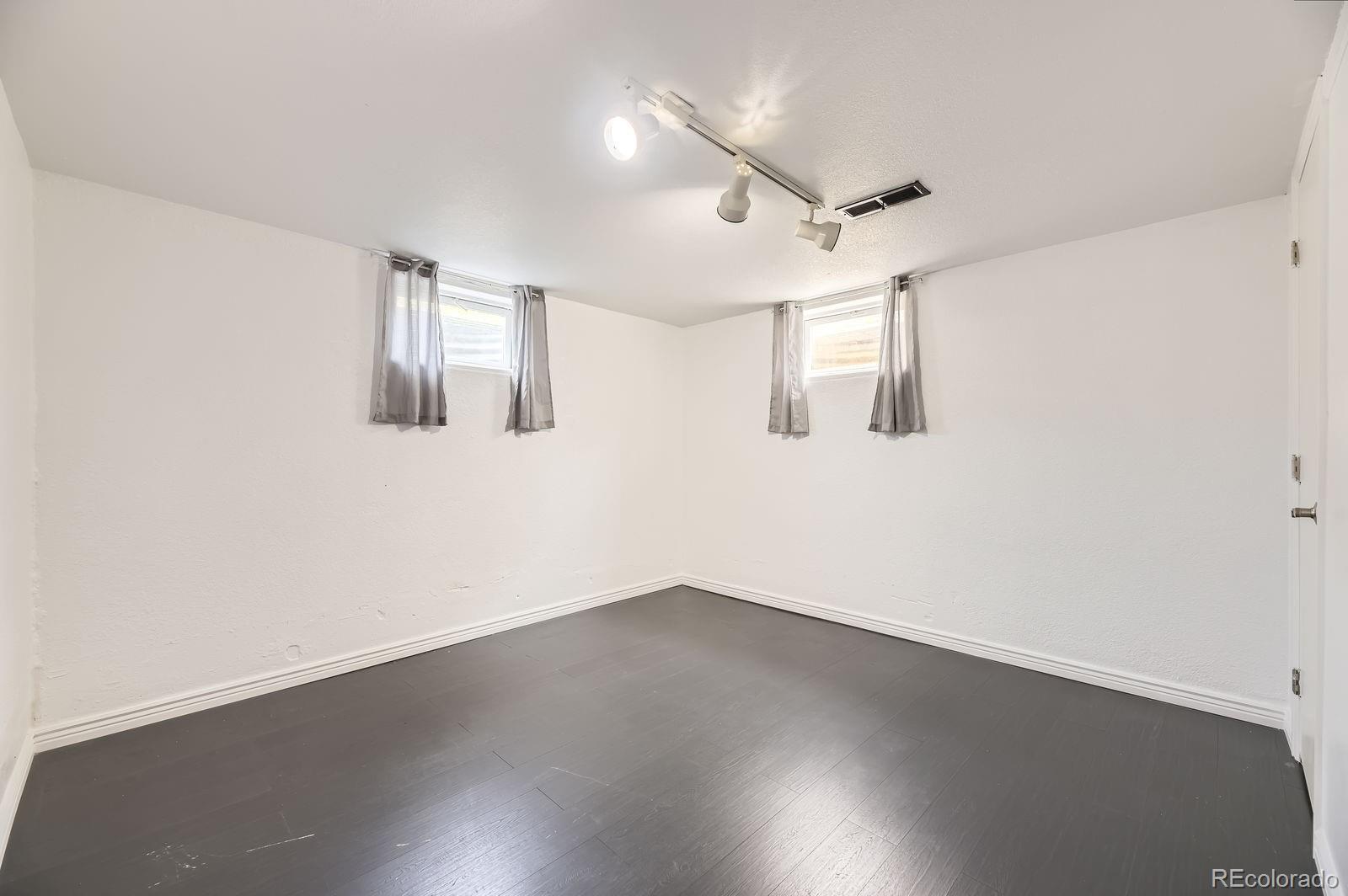 MLS Image #19 for 10633 e 6th place,aurora, Colorado