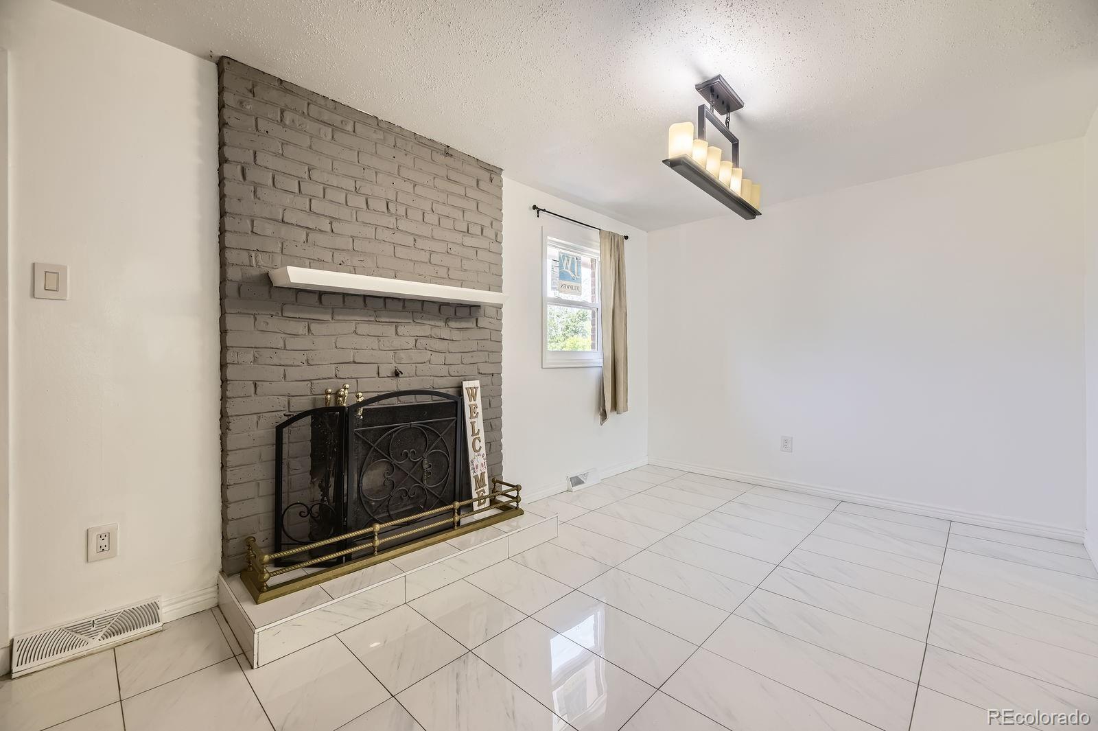 MLS Image #6 for 10633 e 6th place,aurora, Colorado