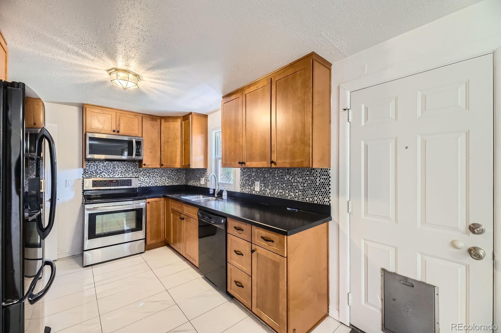 MLS Image #7 for 10633 e 6th place,aurora, Colorado