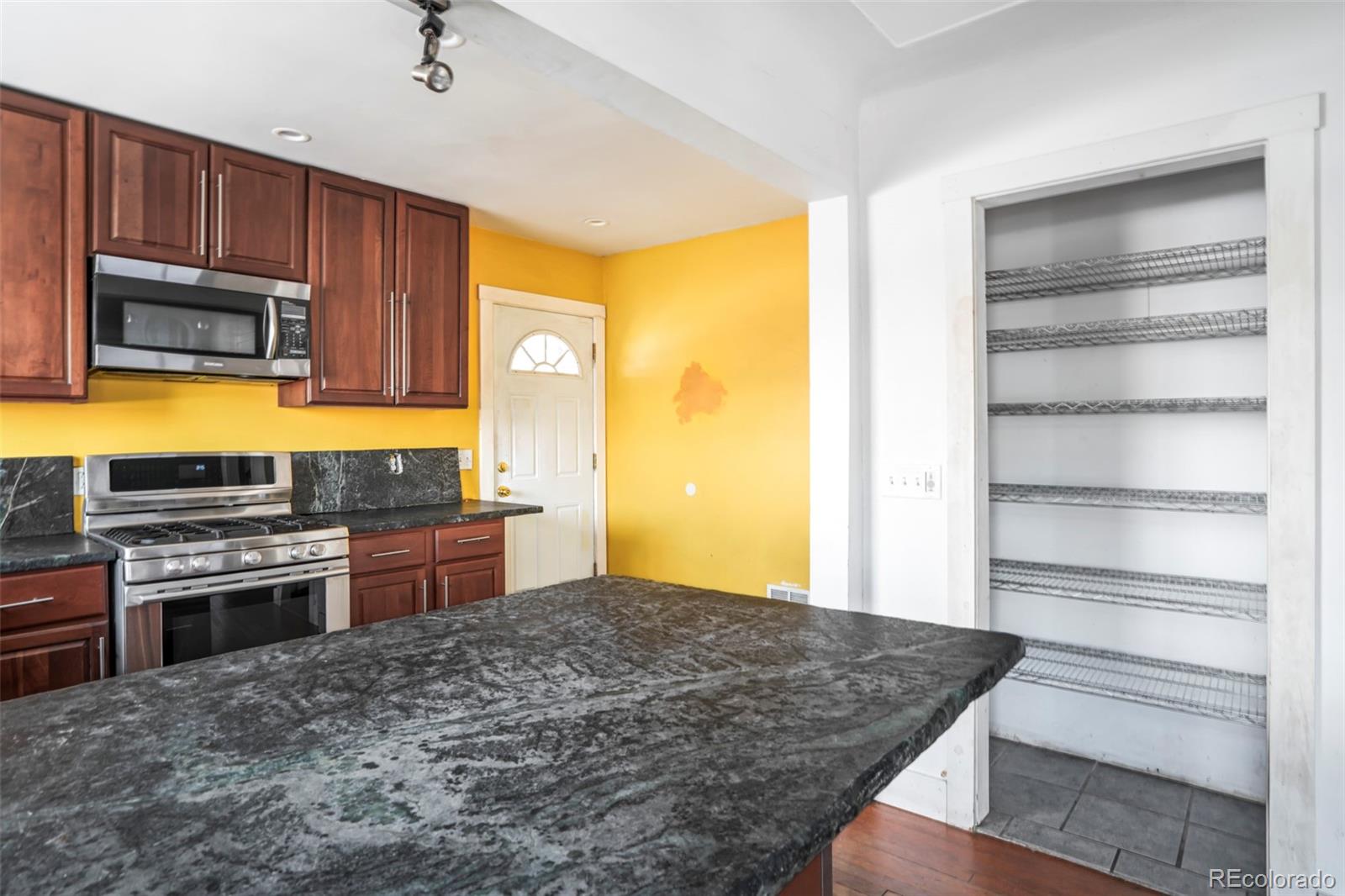 MLS Image #7 for 3940 w 17th avenue,denver, Colorado