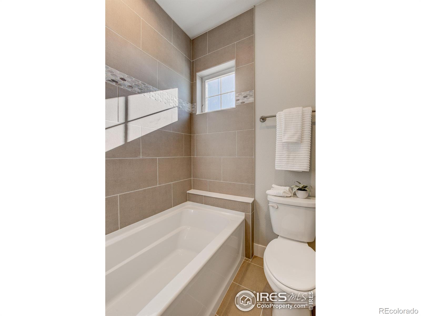 MLS Image #15 for 160  high point drive,longmont, Colorado