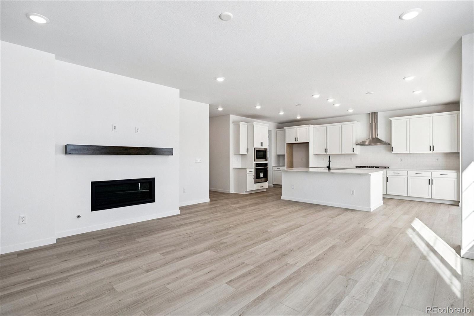 MLS Image #11 for 2132 s irvington street,aurora, Colorado