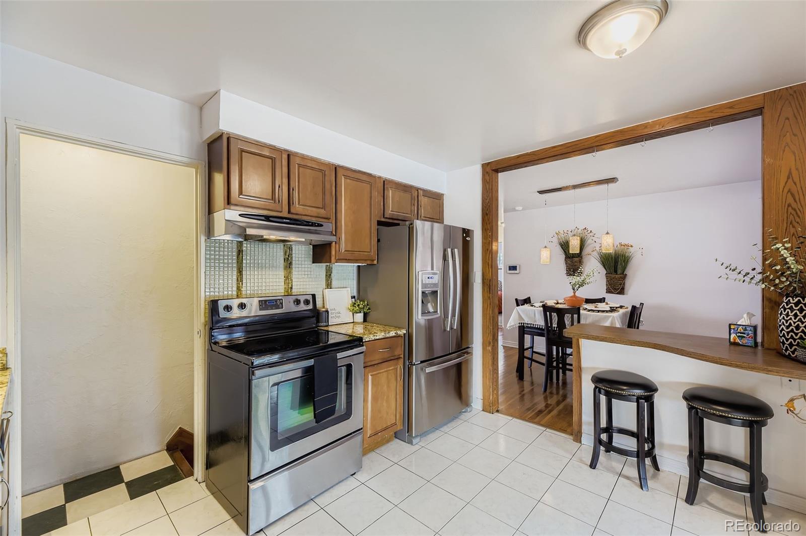 MLS Image #13 for 1385 s vrain way,denver, Colorado