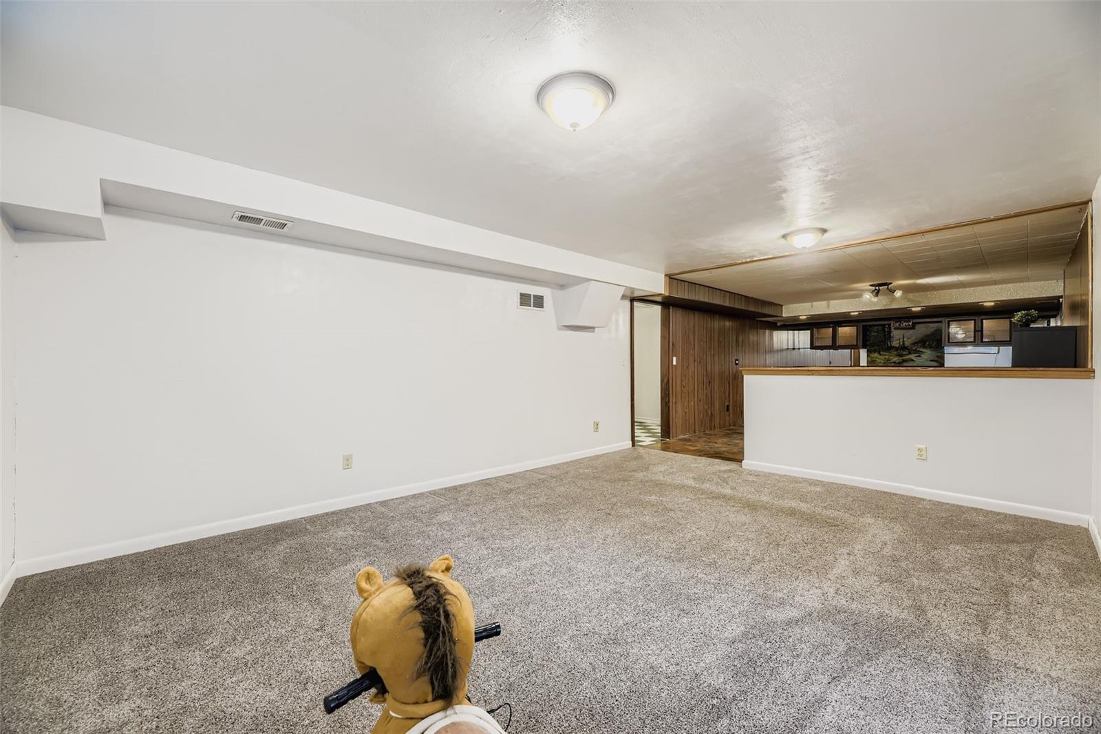 MLS Image #23 for 1385 s vrain way,denver, Colorado