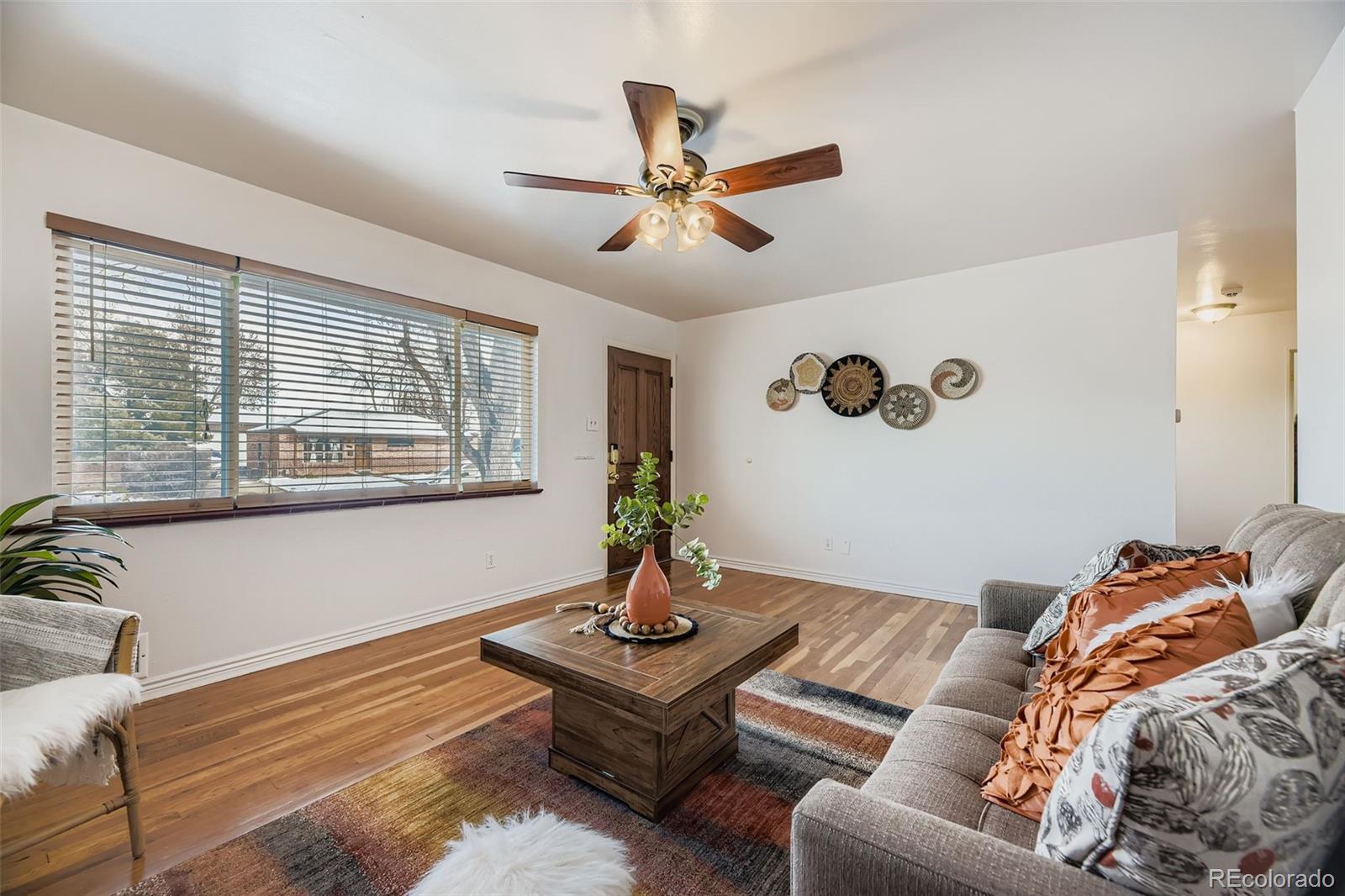 MLS Image #3 for 1385 s vrain way,denver, Colorado