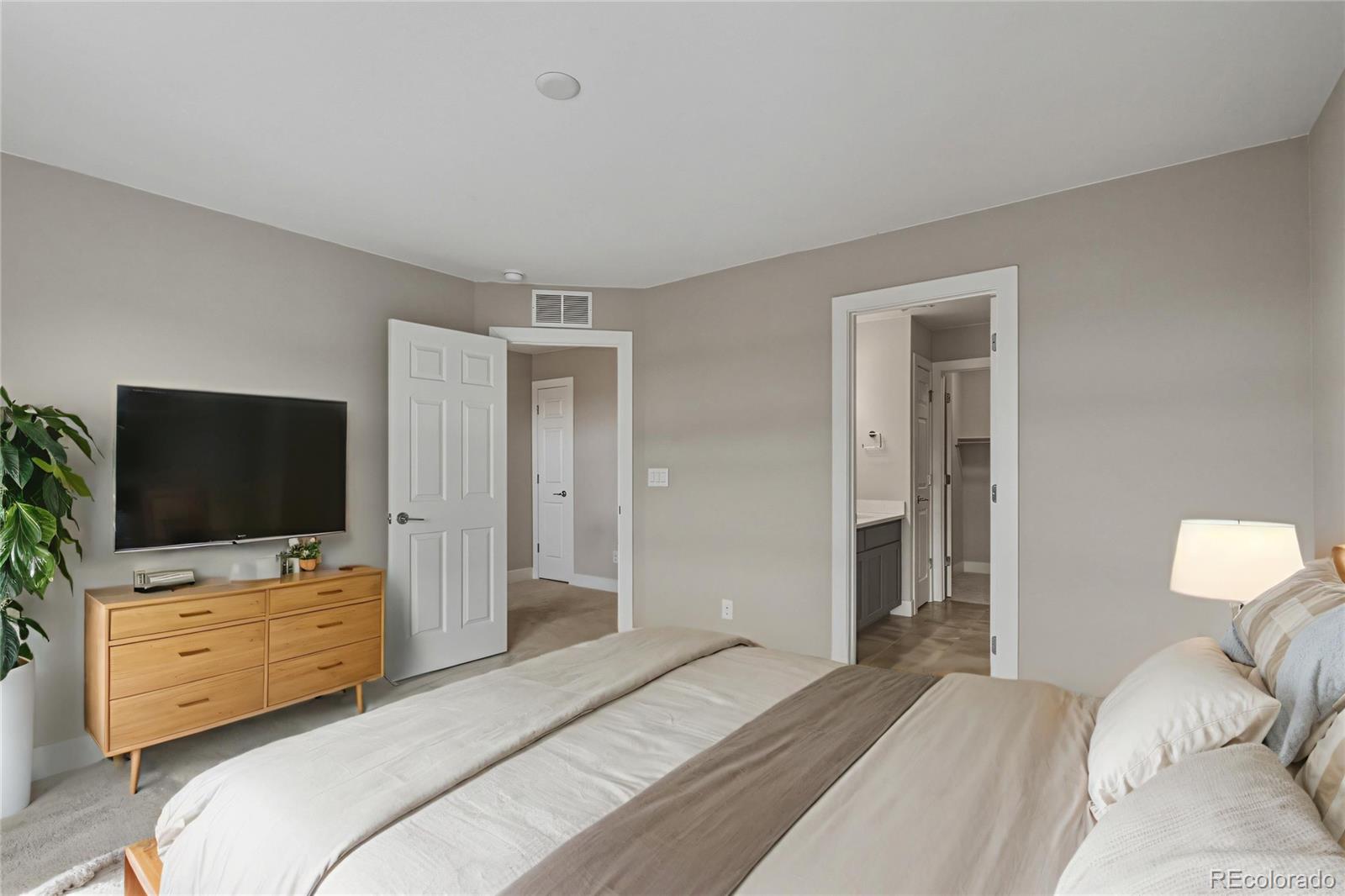 MLS Image #14 for 4722  kittredge street 3,denver, Colorado