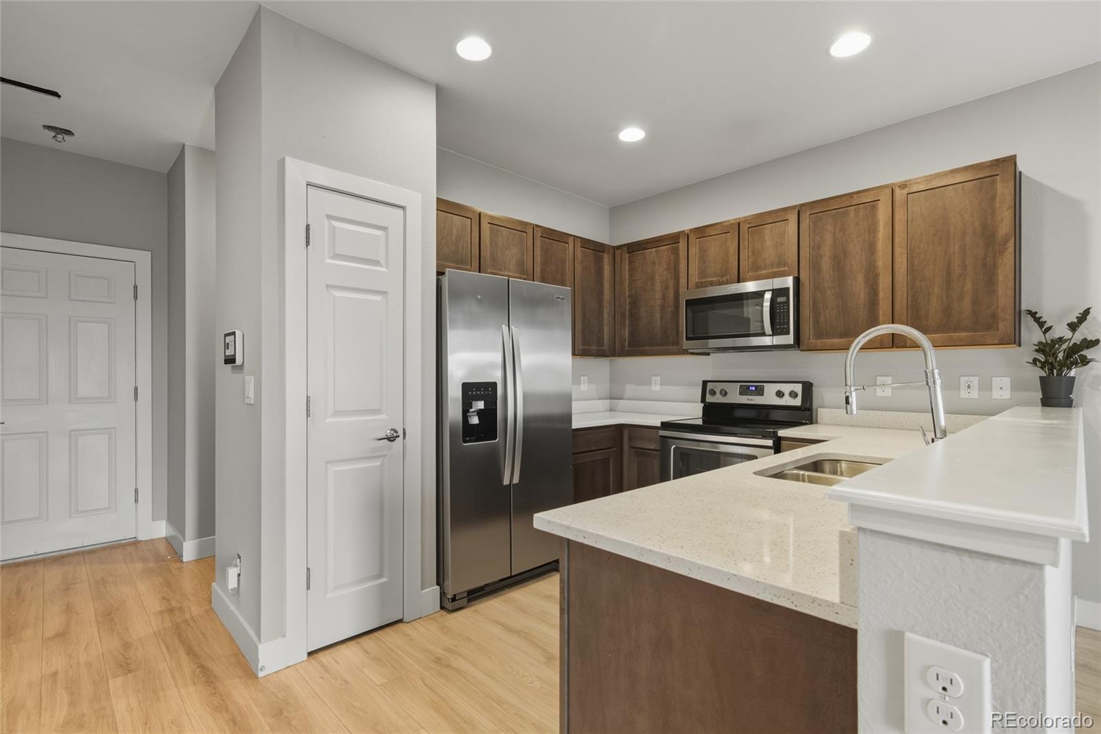MLS Image #7 for 4722  kittredge street 3,denver, Colorado