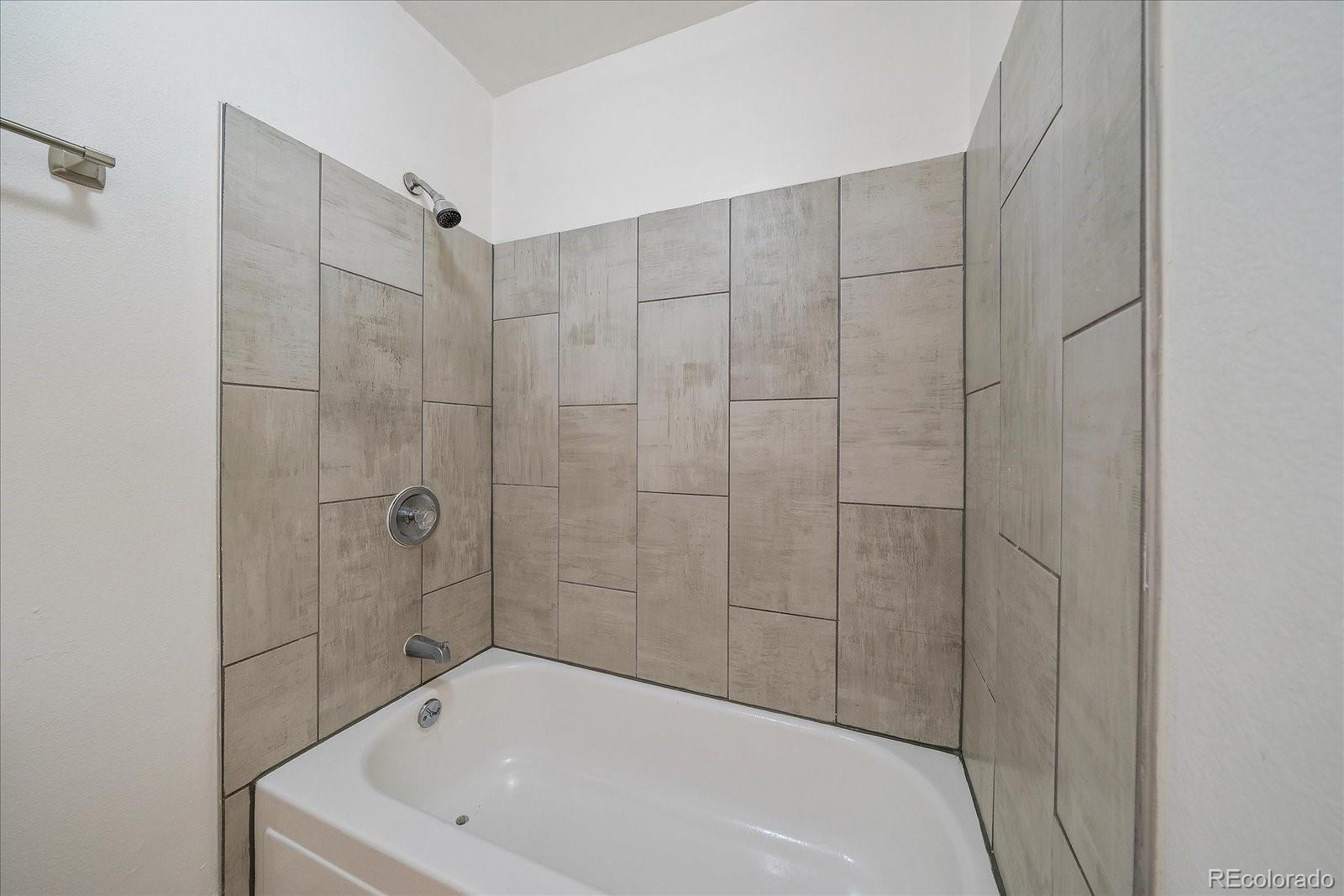 MLS Image #11 for 14465 e 1st drive b8,aurora, Colorado