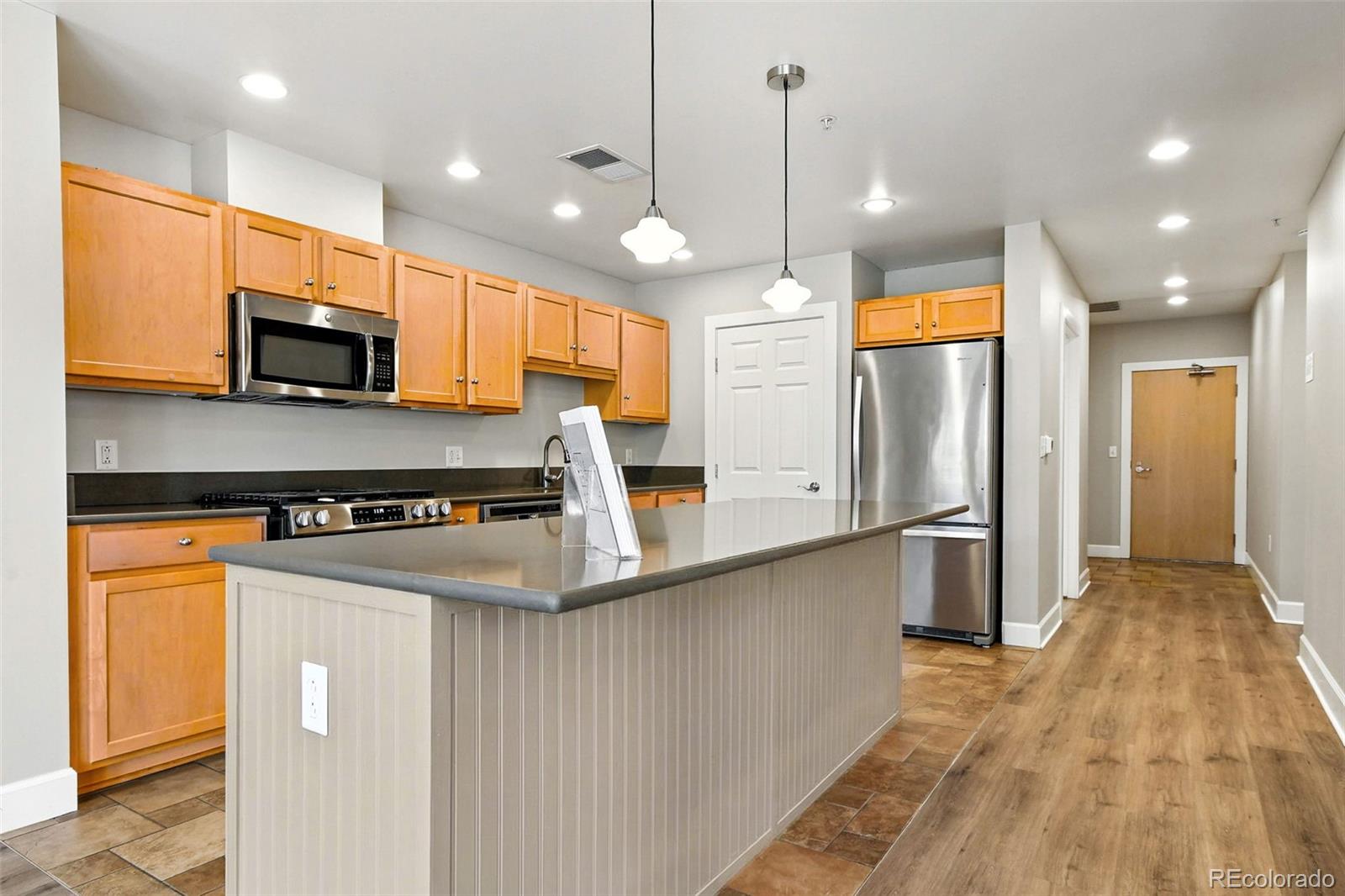 MLS Image #10 for 1631 n emerson street,denver, Colorado