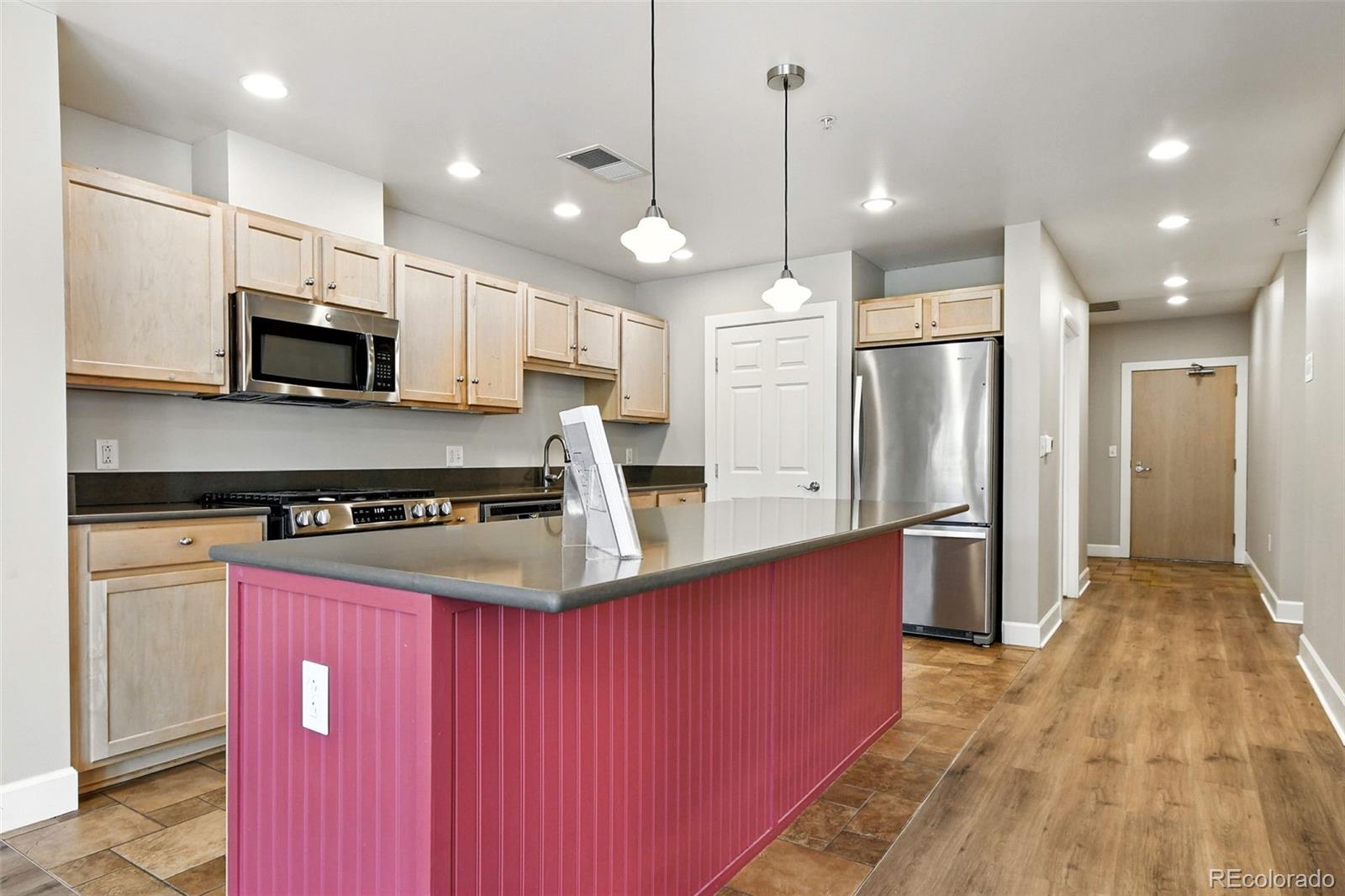 MLS Image #11 for 1631 n emerson street,denver, Colorado