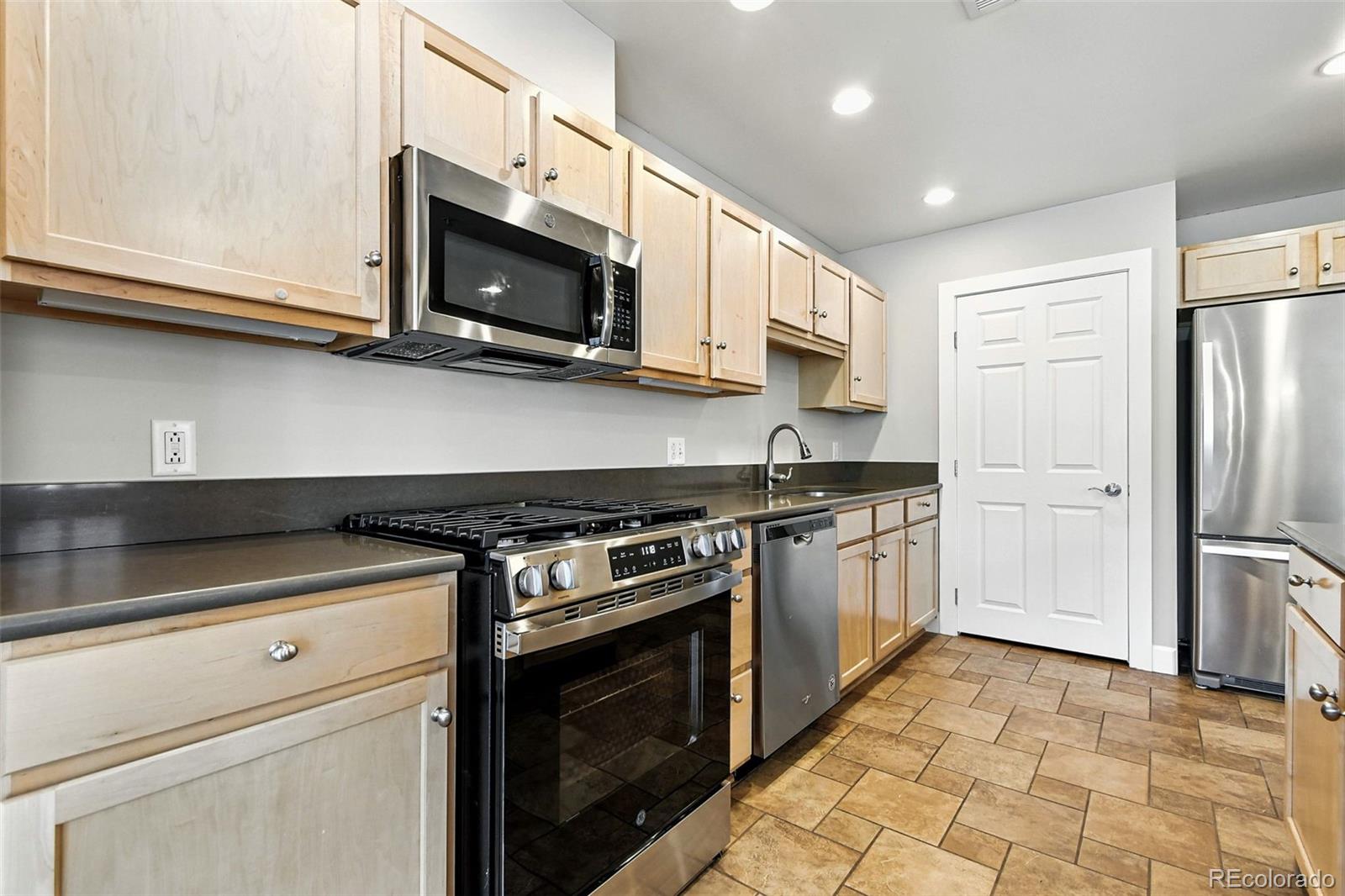 MLS Image #12 for 1631 n emerson street,denver, Colorado
