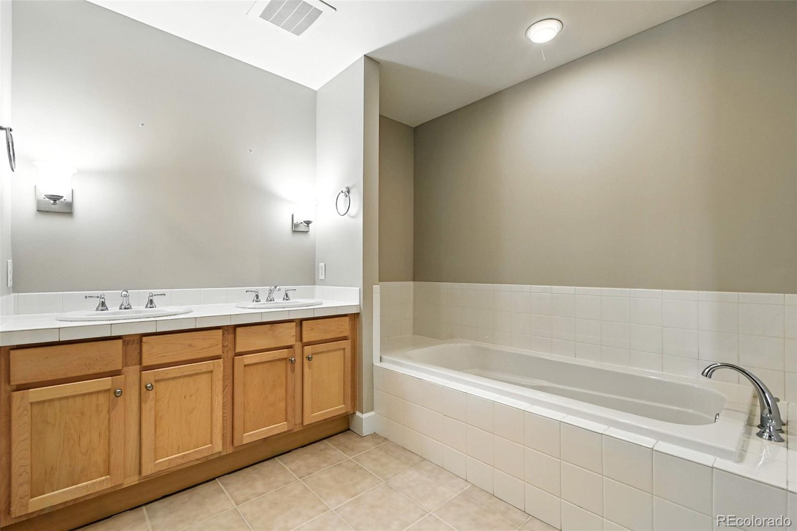 MLS Image #16 for 1631 n emerson street,denver, Colorado