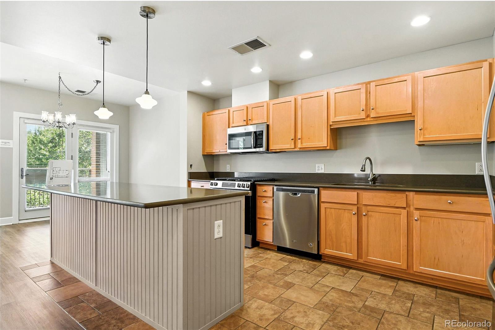 MLS Image #8 for 1631 n emerson street,denver, Colorado
