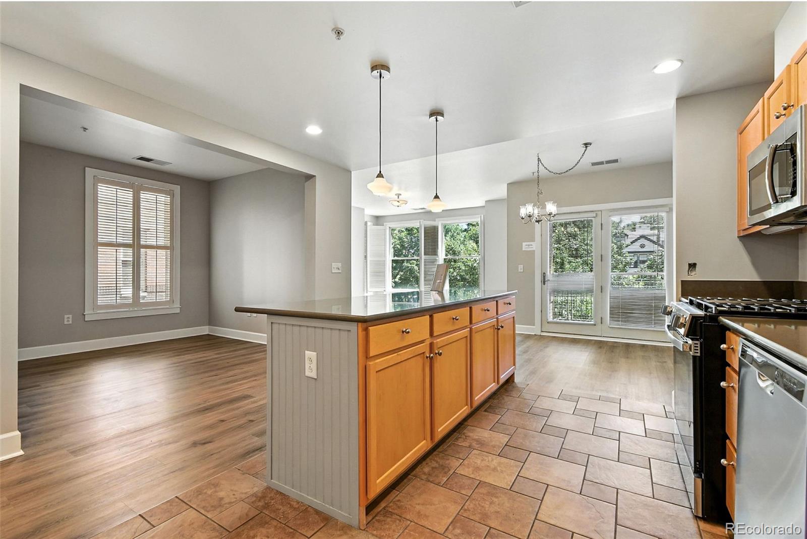 MLS Image #9 for 1631 n emerson street,denver, Colorado