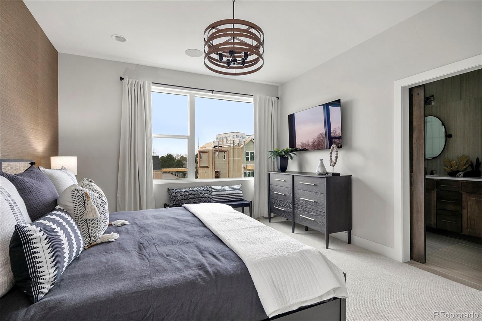 MLS Image #17 for 888 s valentia street,denver, Colorado