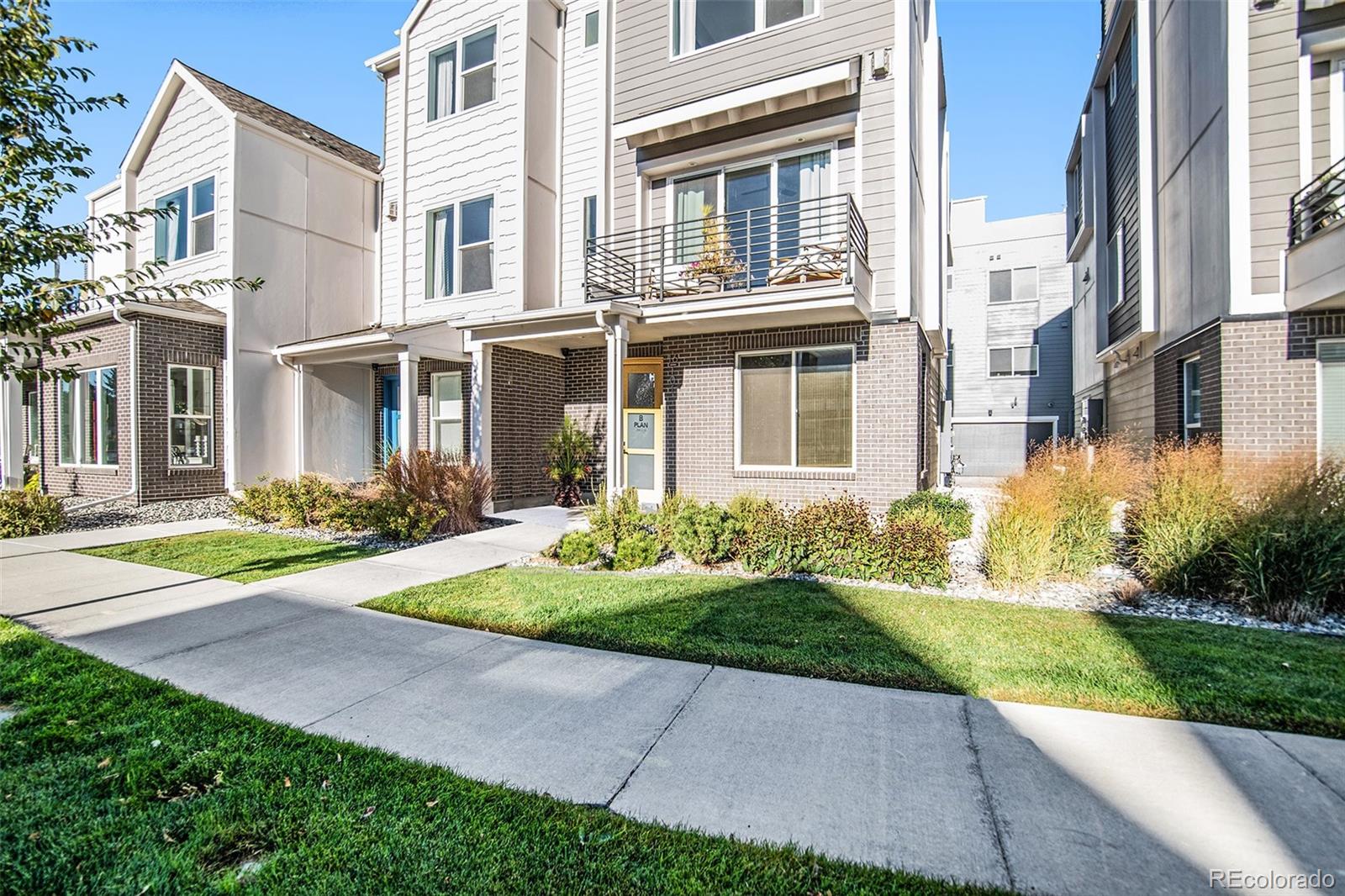MLS Image #3 for 888 s valentia street,denver, Colorado