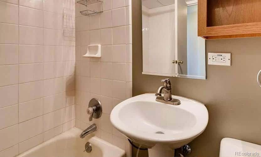 MLS Image #7 for 2225  buchtel boulevard,denver, Colorado