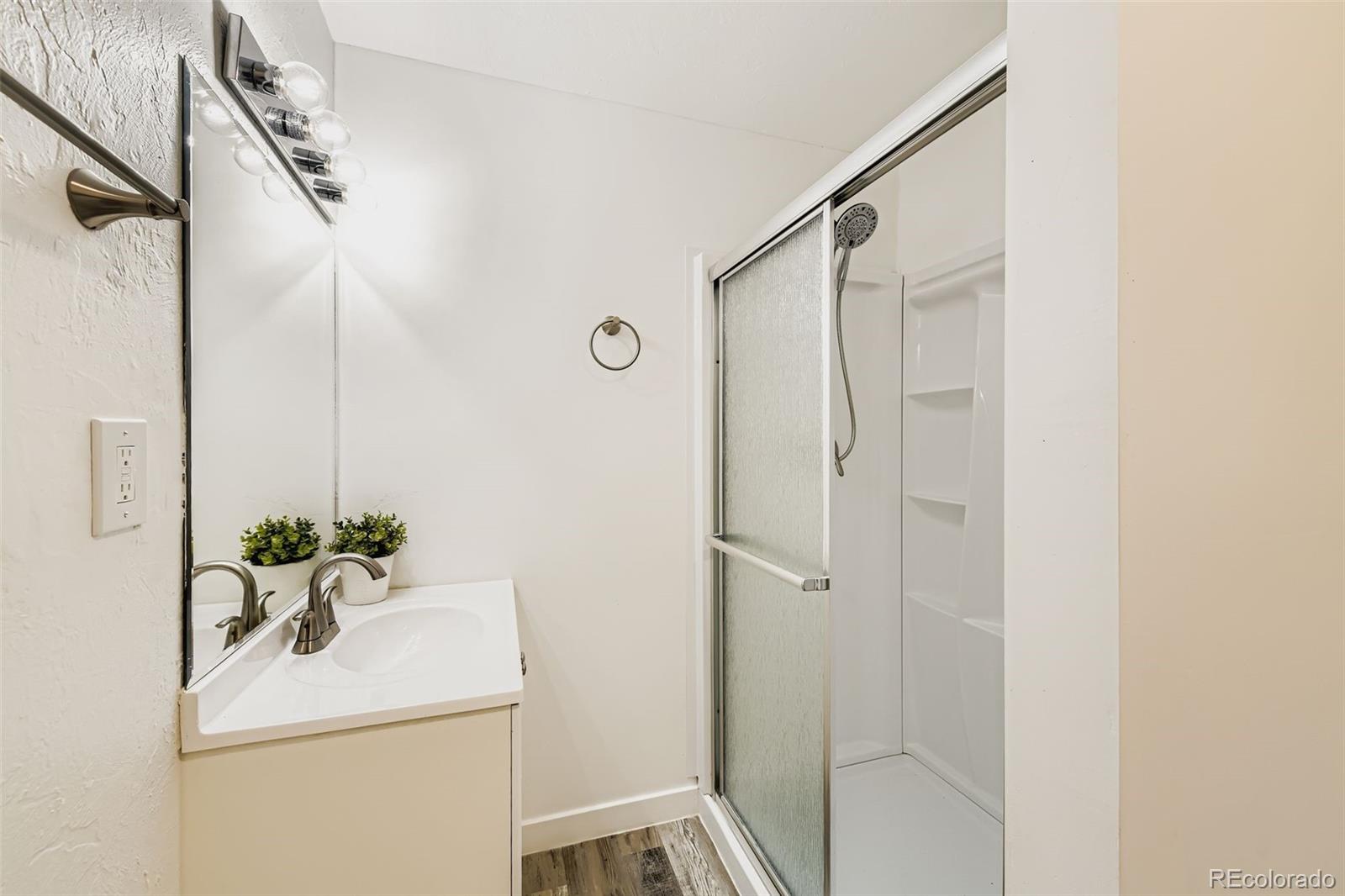MLS Image #13 for 1431 s meade street,denver, Colorado