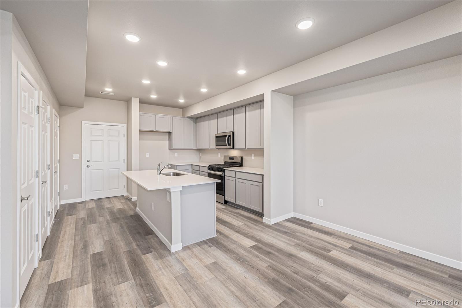 MLS Image #3 for 2899 e 103rd drive,thornton, Colorado