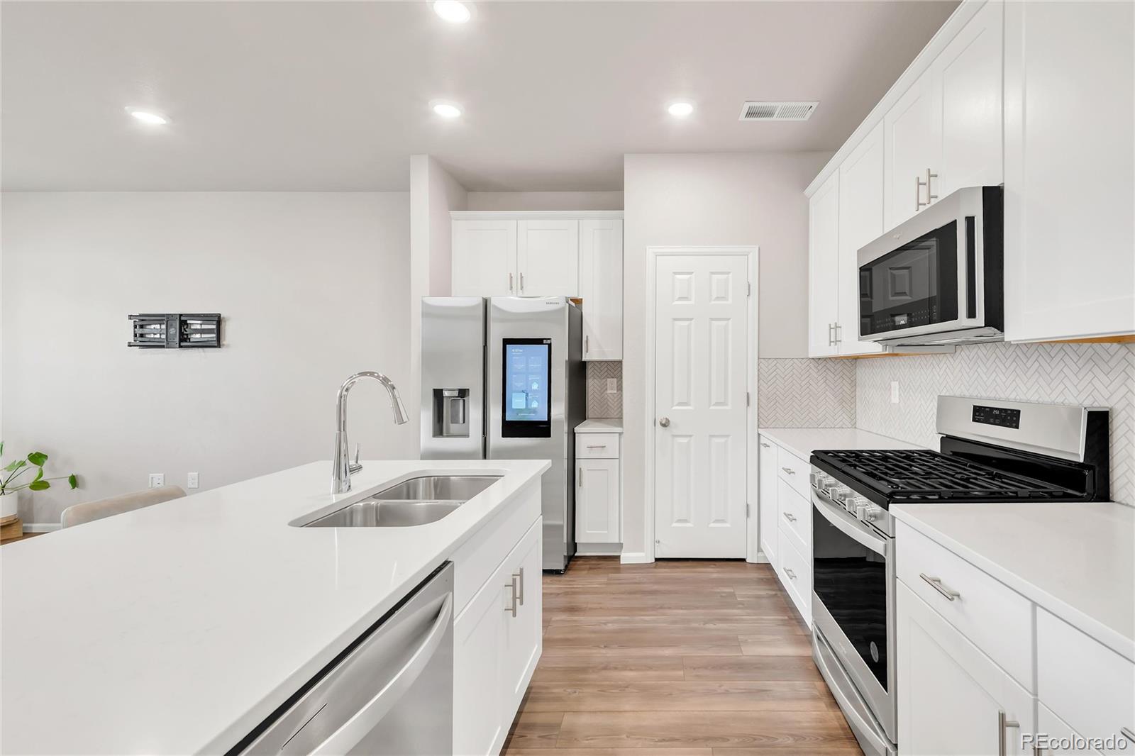 MLS Image #8 for 11424 w belleview drive,littleton, Colorado