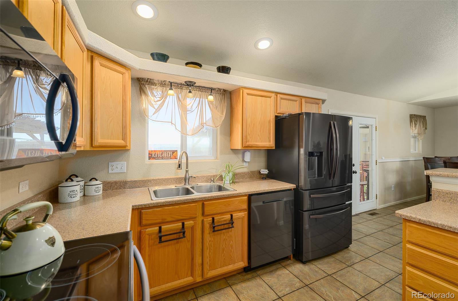 MLS Image #3 for 758 e woodleaf drive,pueblo, Colorado