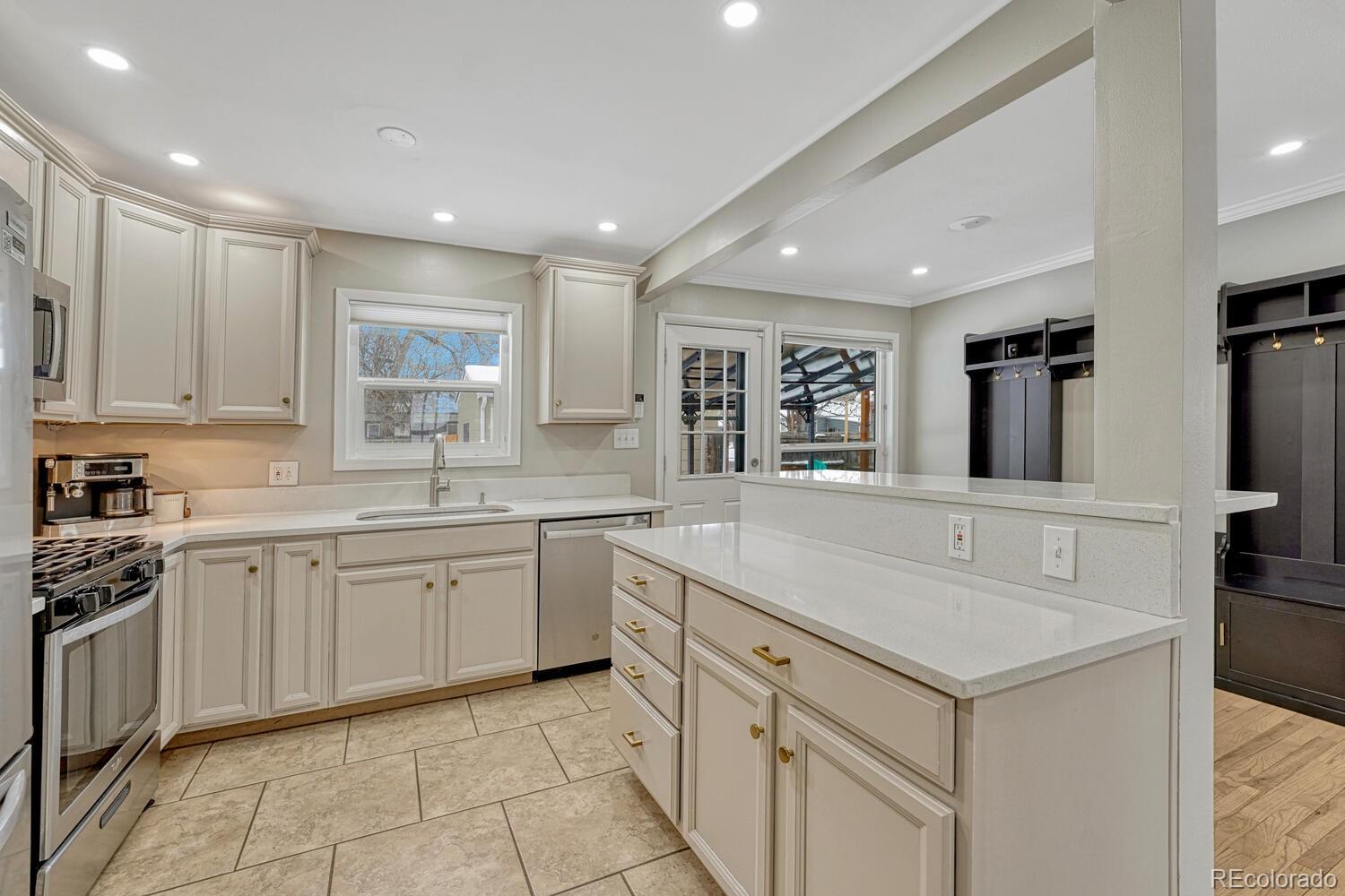 MLS Image #10 for 1290 s forest street,denver, Colorado