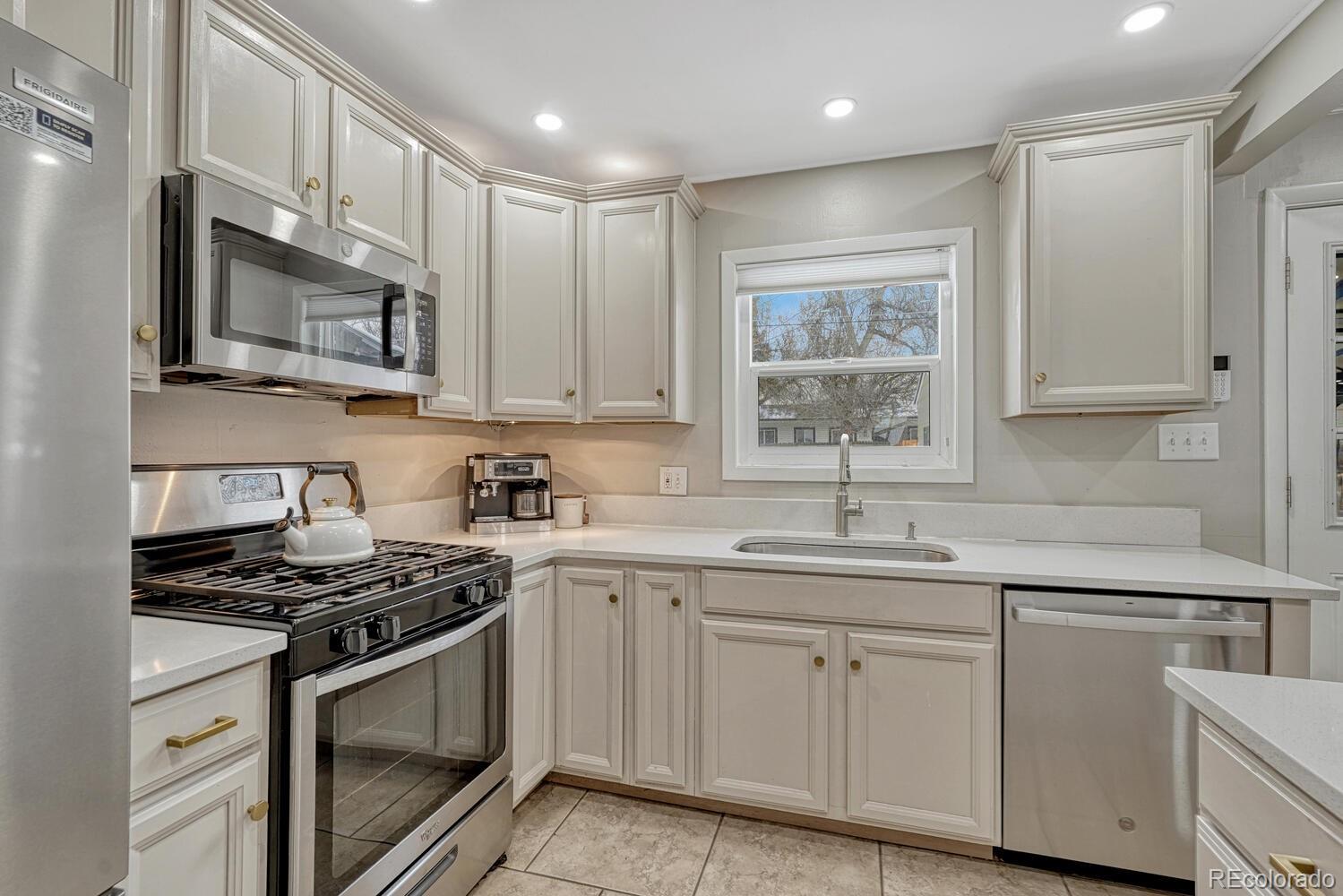 MLS Image #11 for 1290 s forest street,denver, Colorado