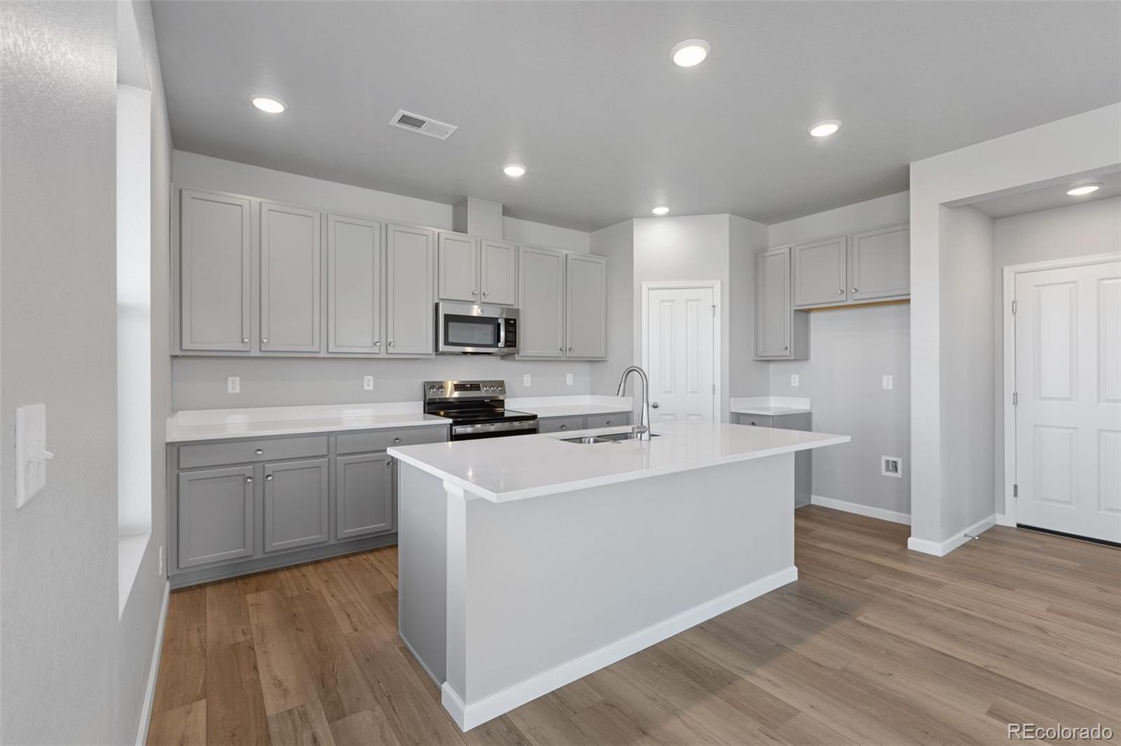 MLS Image #6 for 6765  utica circle,firestone, Colorado