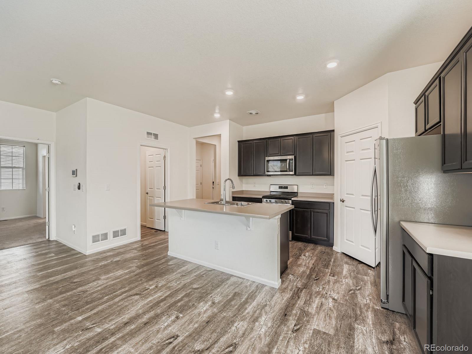 MLS Image #3 for 6255 n gibralter court,aurora, Colorado