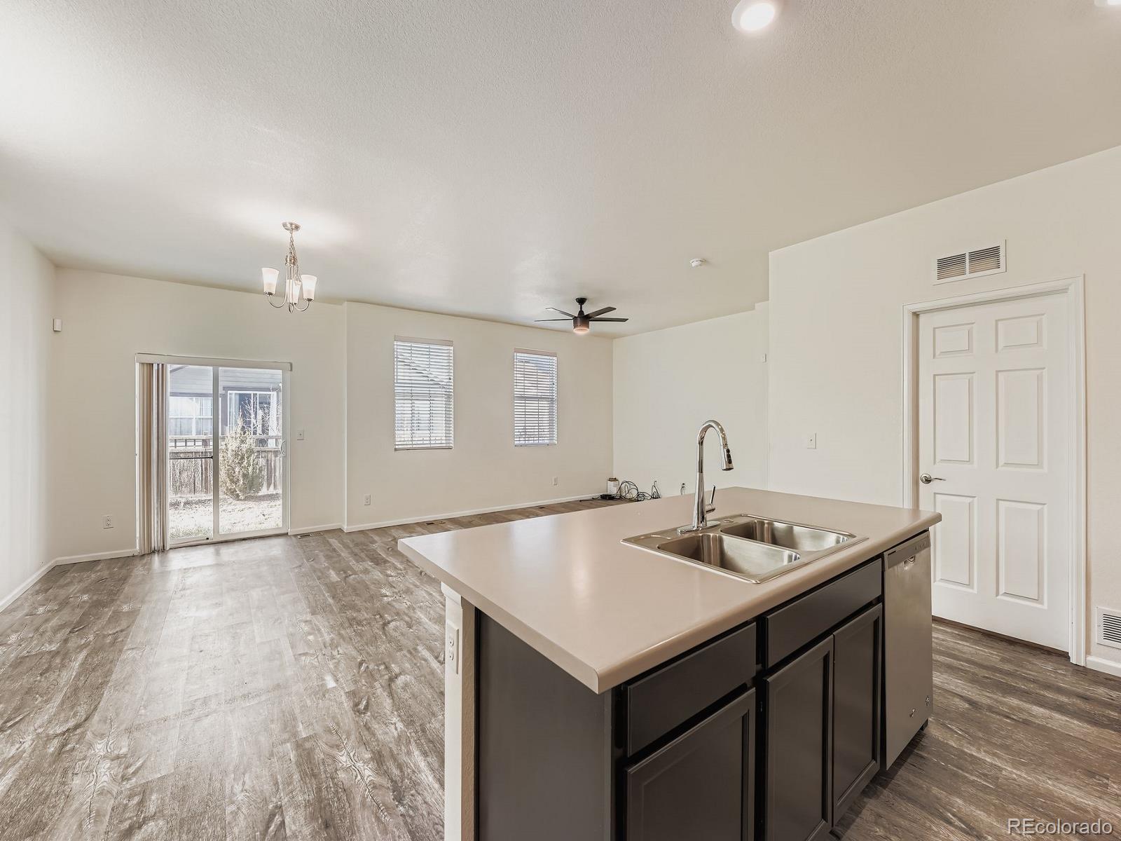 MLS Image #7 for 6255 n gibralter court,aurora, Colorado